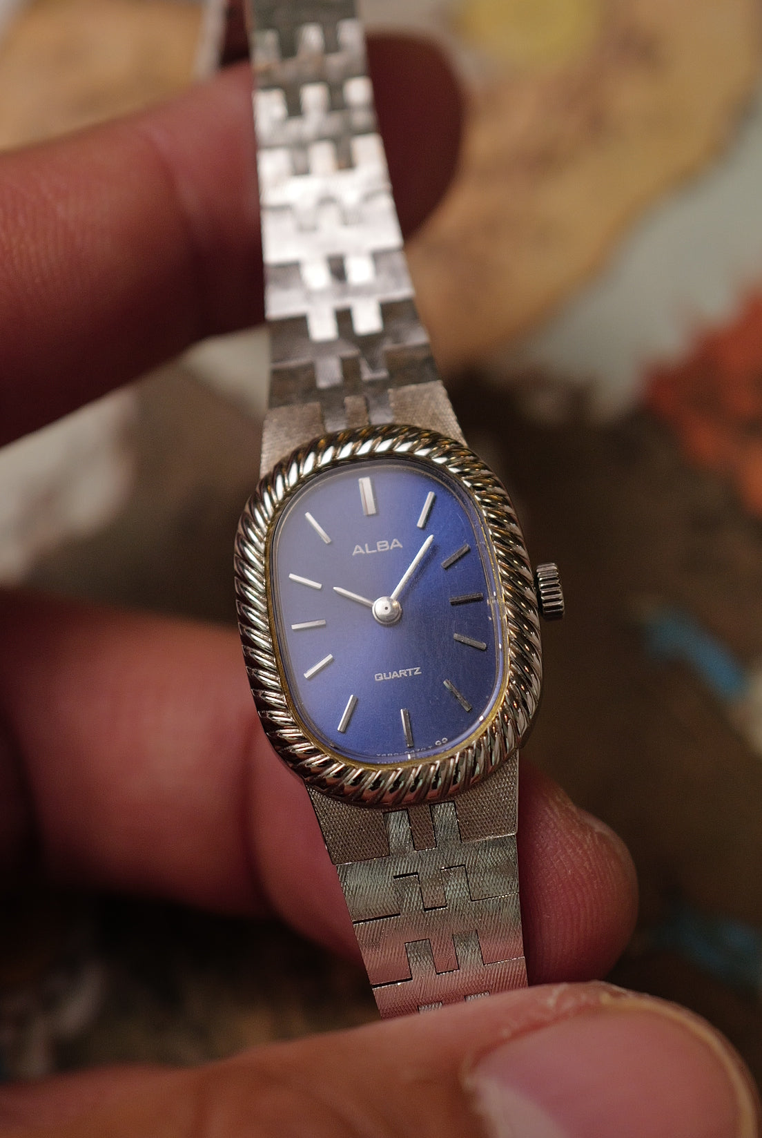Seiko Alba Oval with ribbon bezel Quartz Circa. 1991