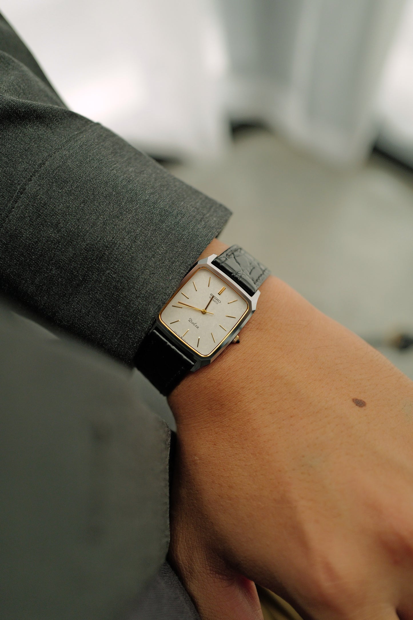Seiko Dolce quartz "Icy flake" Scratch resistant Circa. 1984