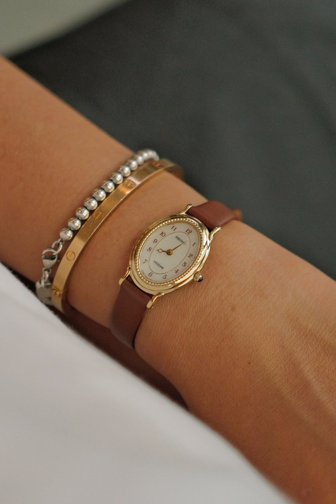 Seiko Exceline Mother of Pearl 1F20-2500 with beaded Bezel Circa. 1993