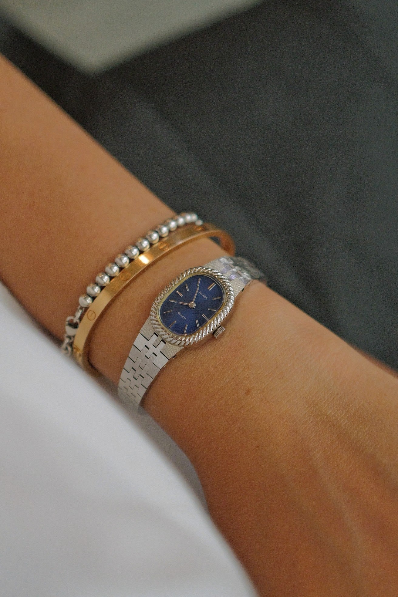 Seiko Alba Oval with ribbon bezel Quartz Circa. 1991