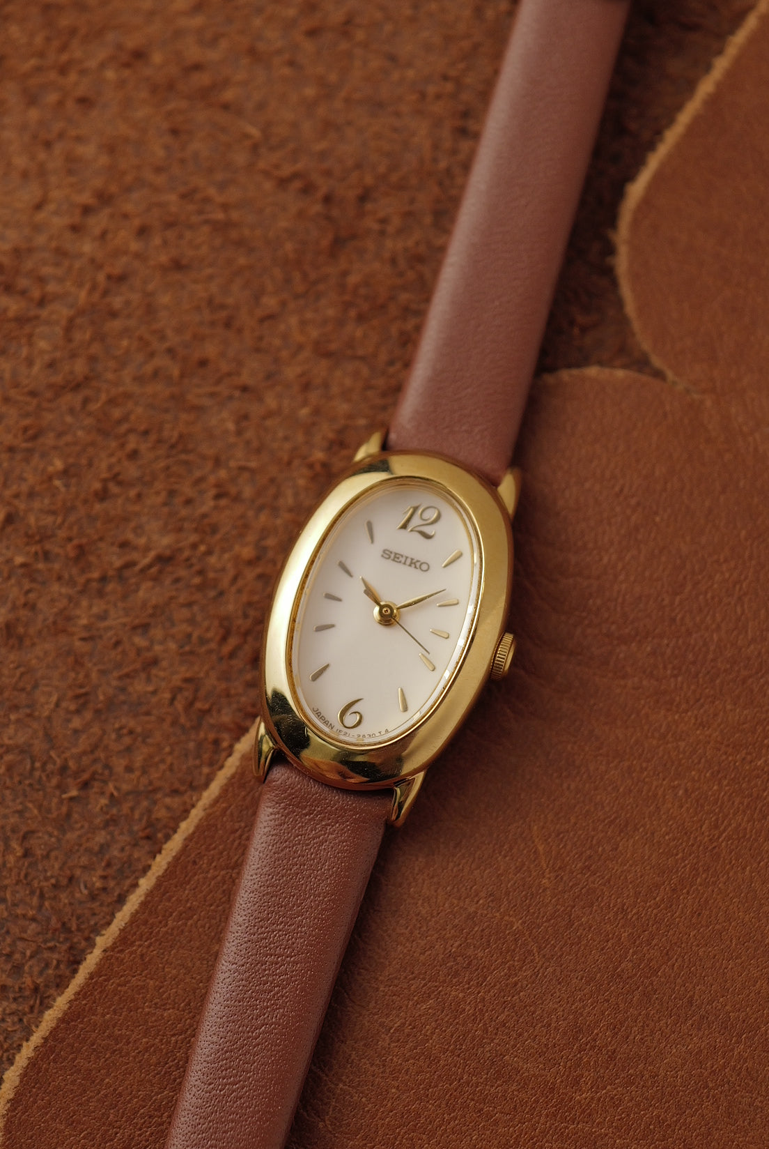 Seiko Ladies "Baignoire" Mini in Gold