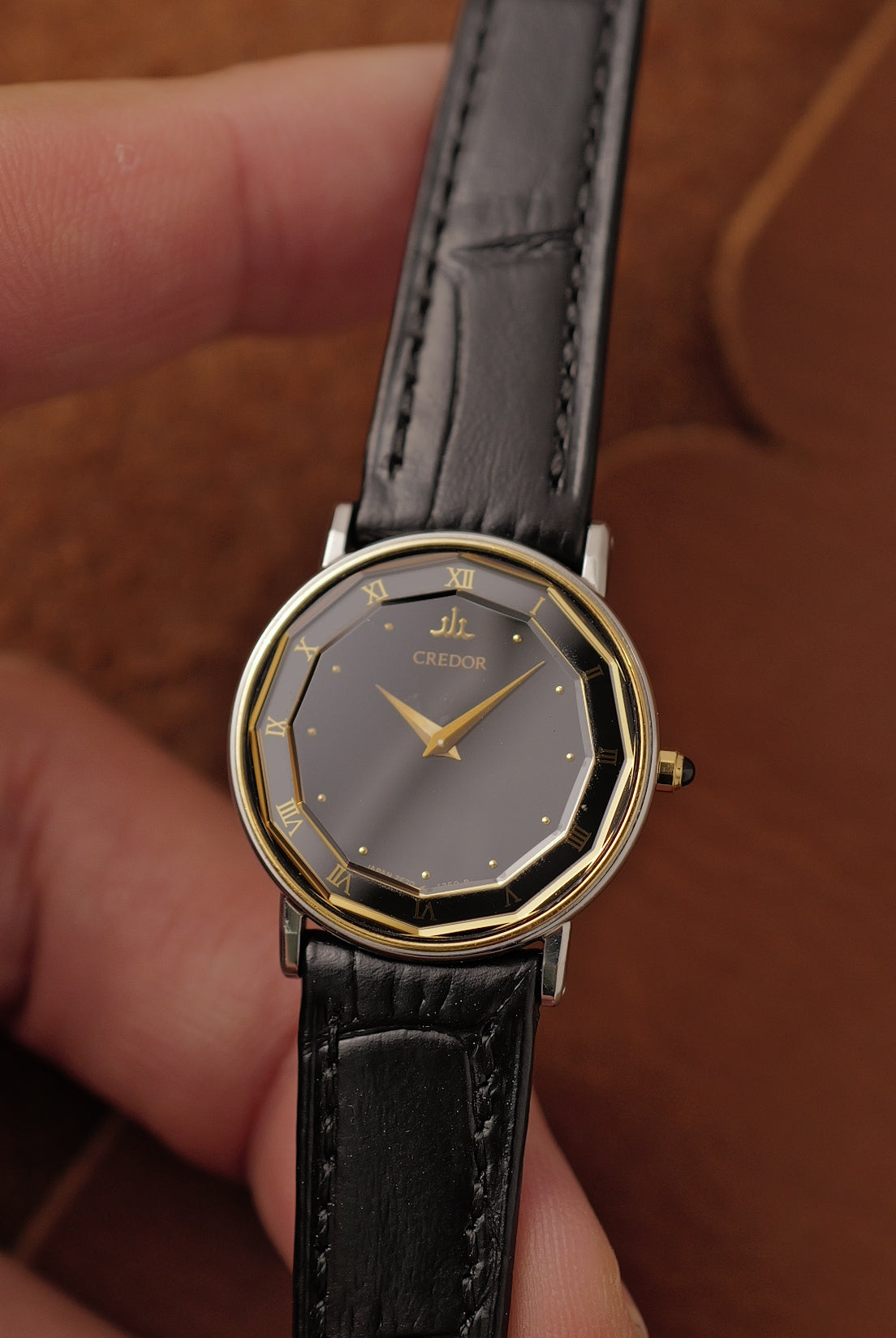 Ladies' Credor faceted glass 2F70-0300 with original buckle