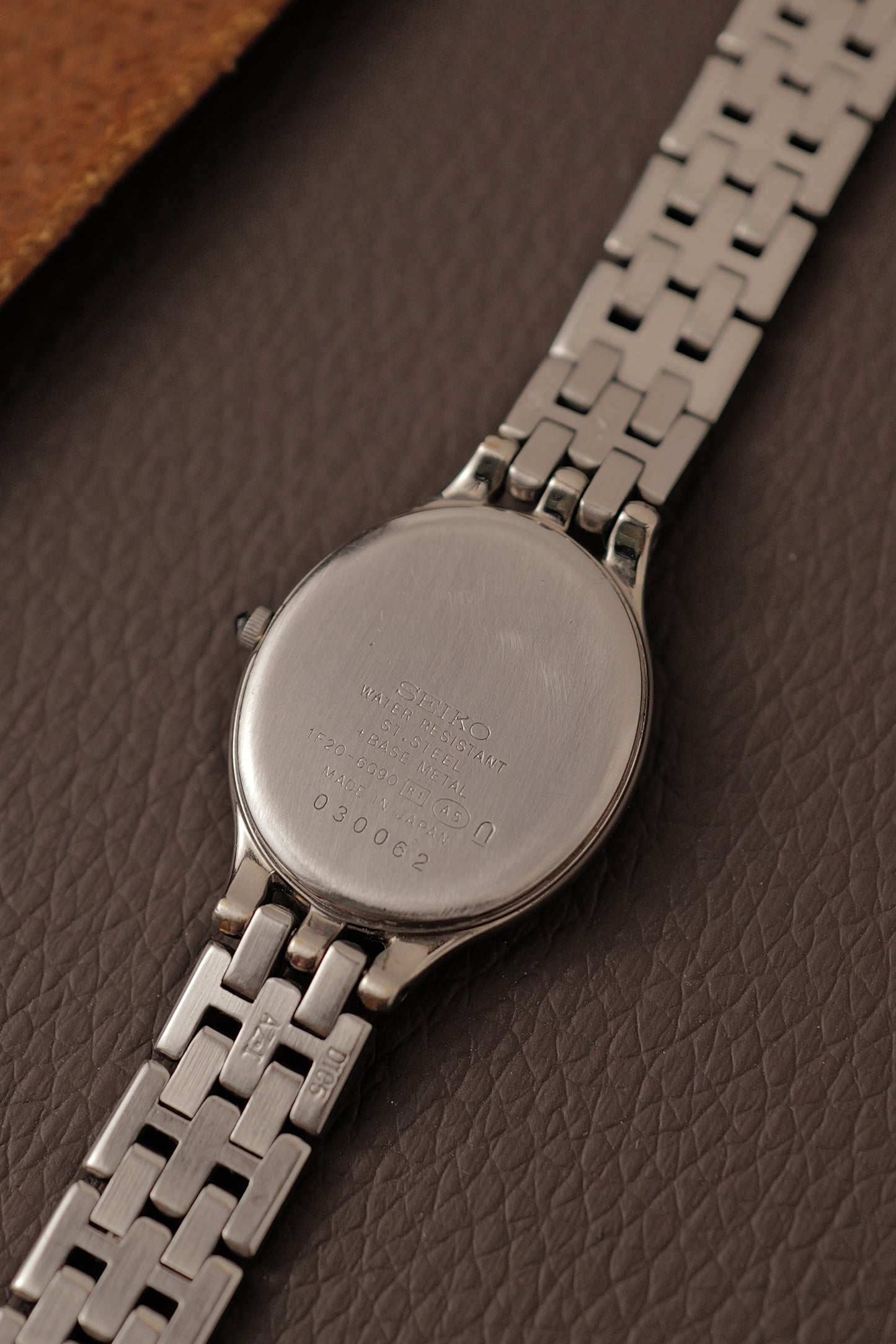Seiko Exceline Bracelet with pink mother of pearl dial Circa. 1990