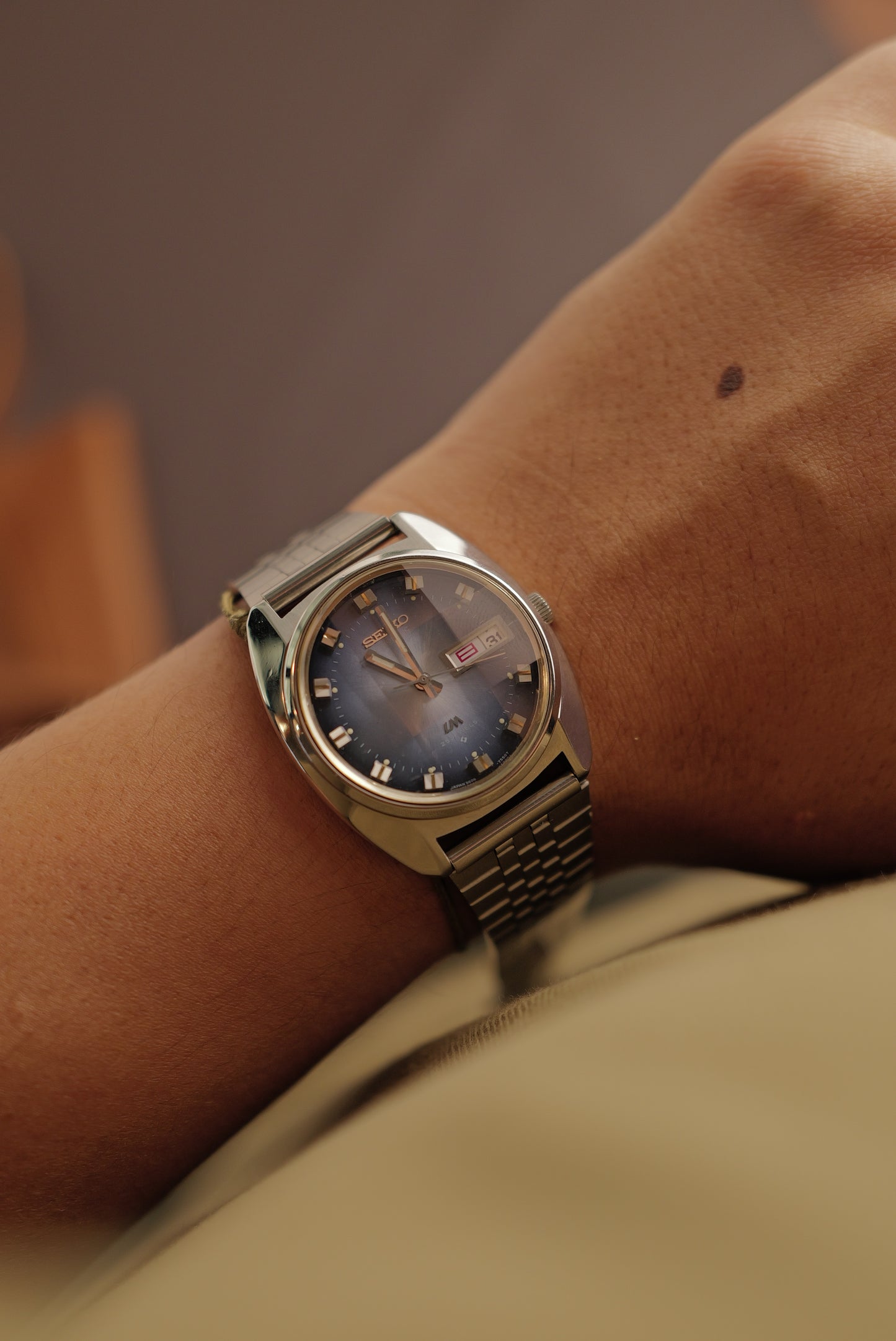 Seiko Lord Matic LM Gradient Dial with Faceted Circa. 1973
