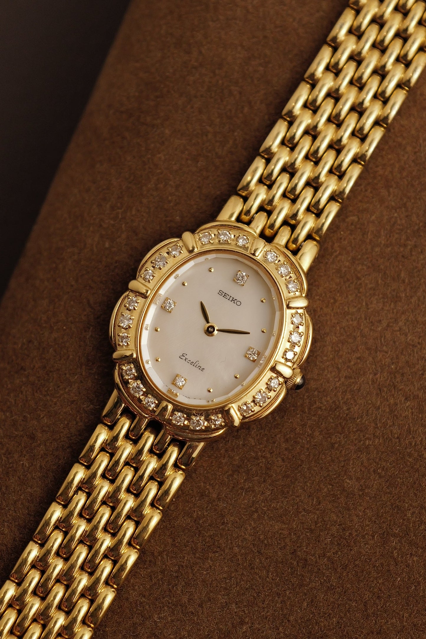 Seiko Exceline "Diamond Petal" Mother of Pearl Dial Circa. 1990