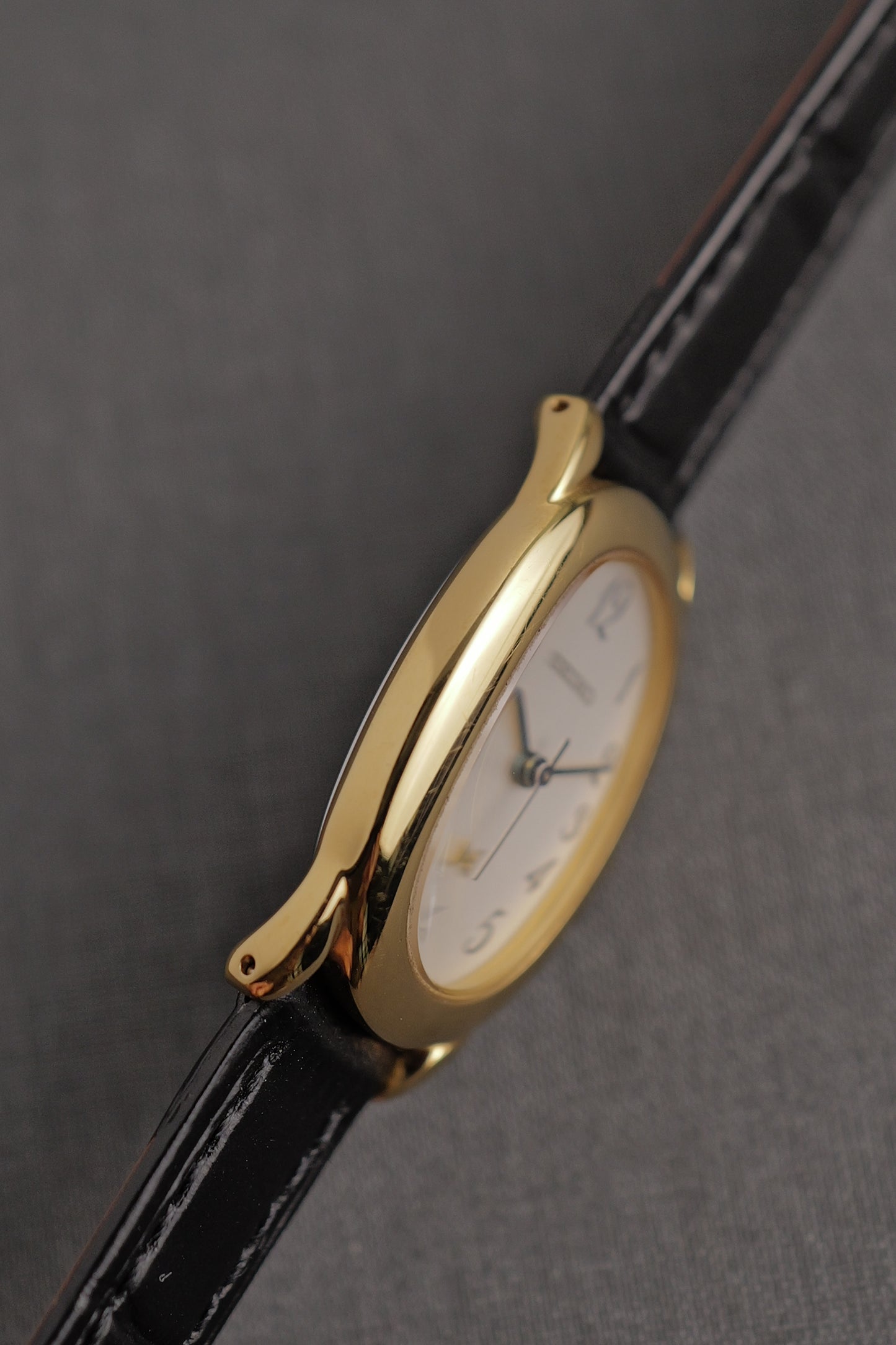 Seiko Ladies "Baignoire" Gold Circa. 1995