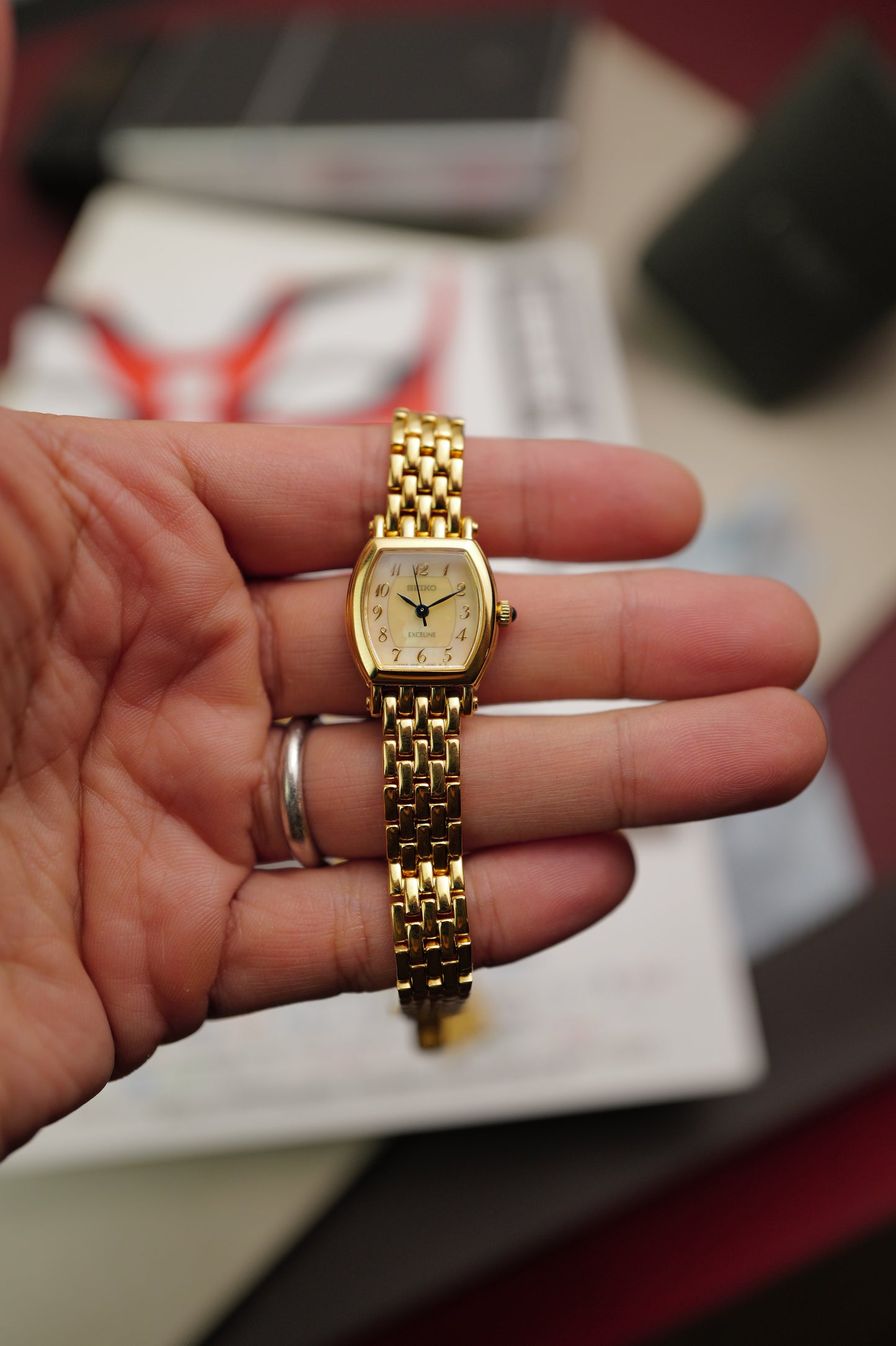 Seiko Exeline Tortue Mother of Pearl Dial with original bracelet Circa.1996