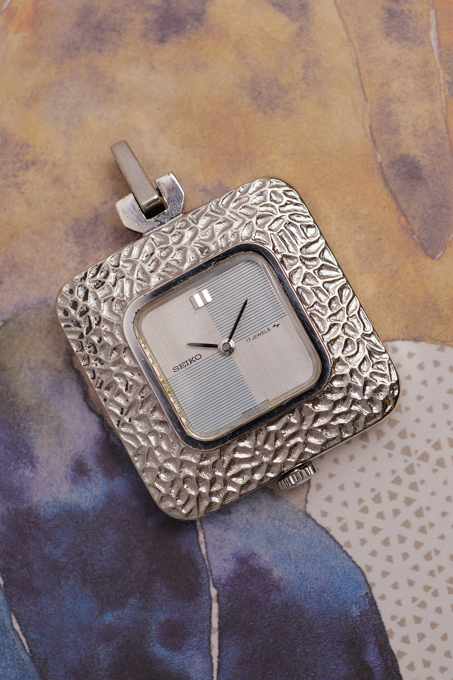 Seiko Hammered Case Pendent 21-1100S