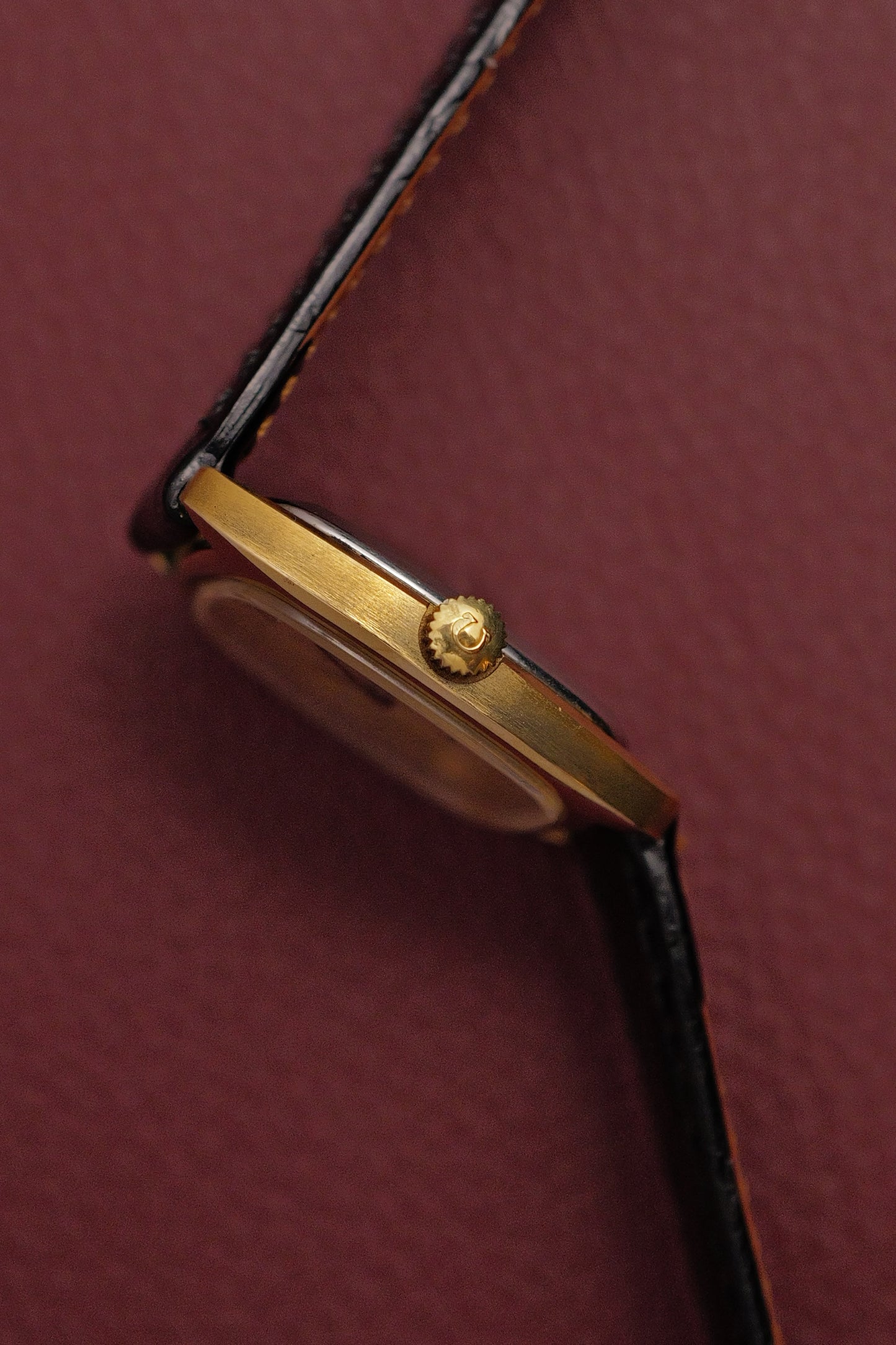 Omega De-ville Cushion Case Roman numeral Manual Winding