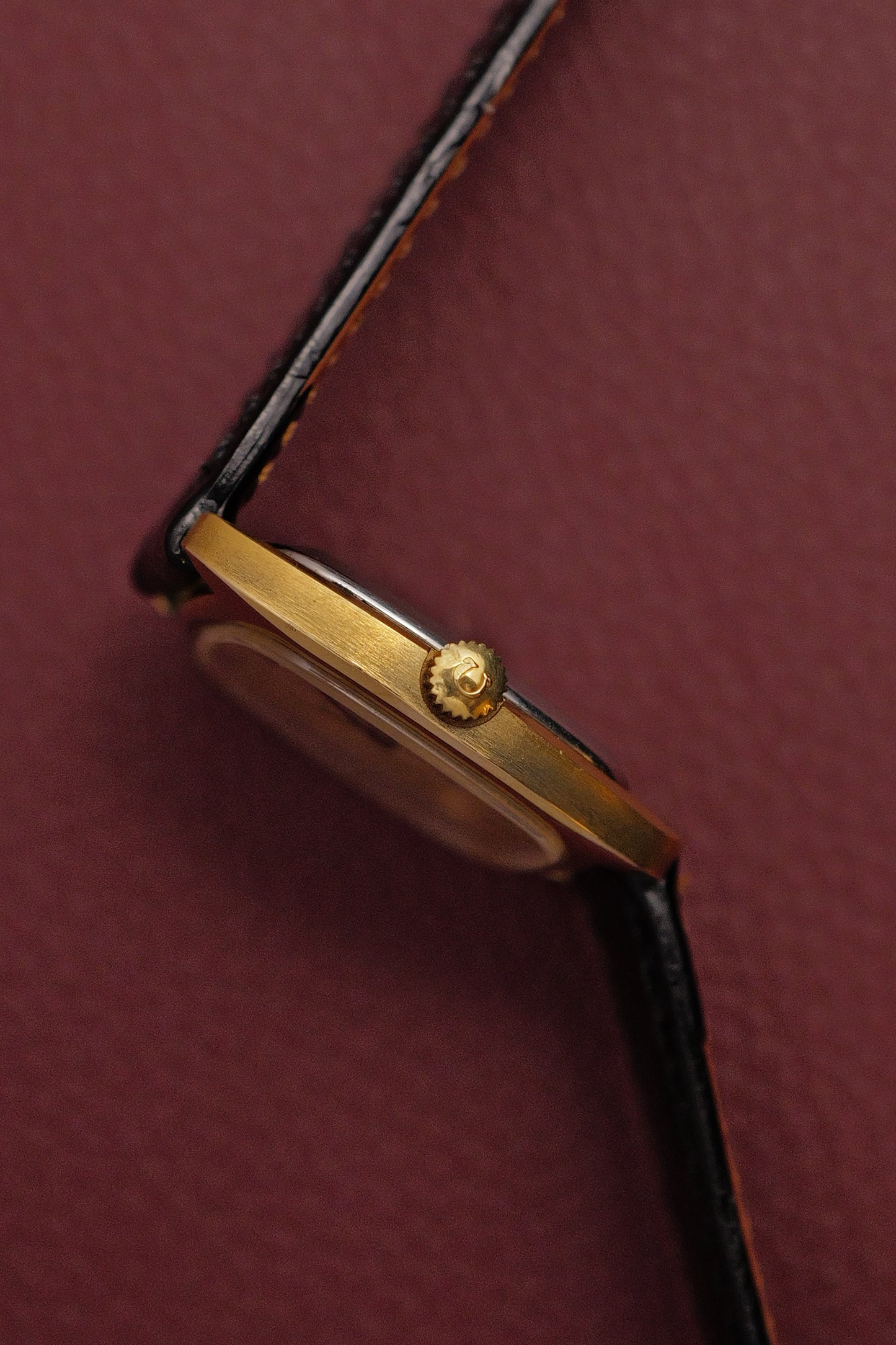 Omega De-ville Cushion Case Roman numeral Manual Winding