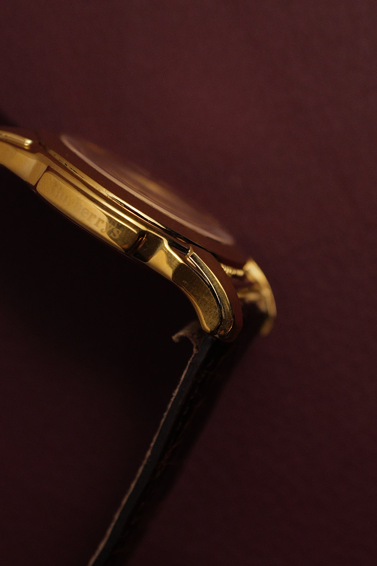 Men's Burberry Classic Quartz in gold 4713-471881