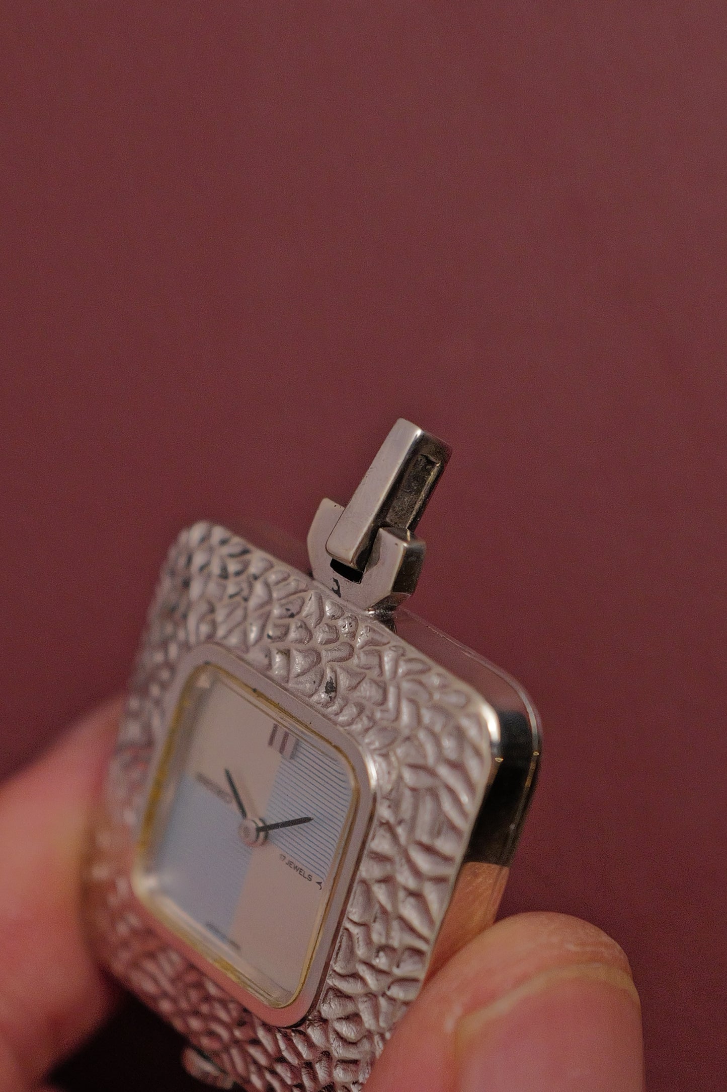 Seiko Hammered Case Pendent 21-1100S