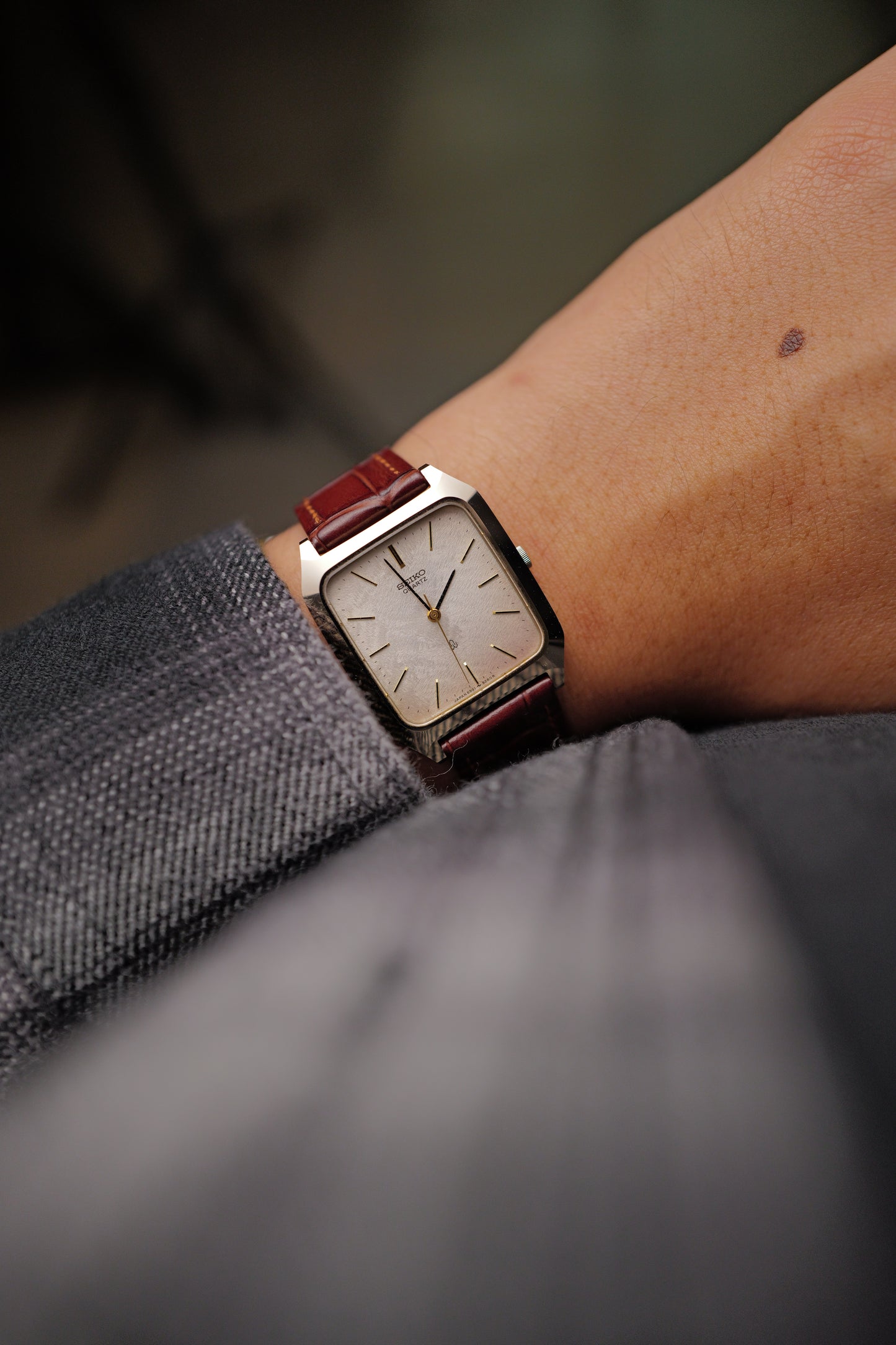 Seiko Quartz 5931-5260 scratch resistant Case Circa.1980s