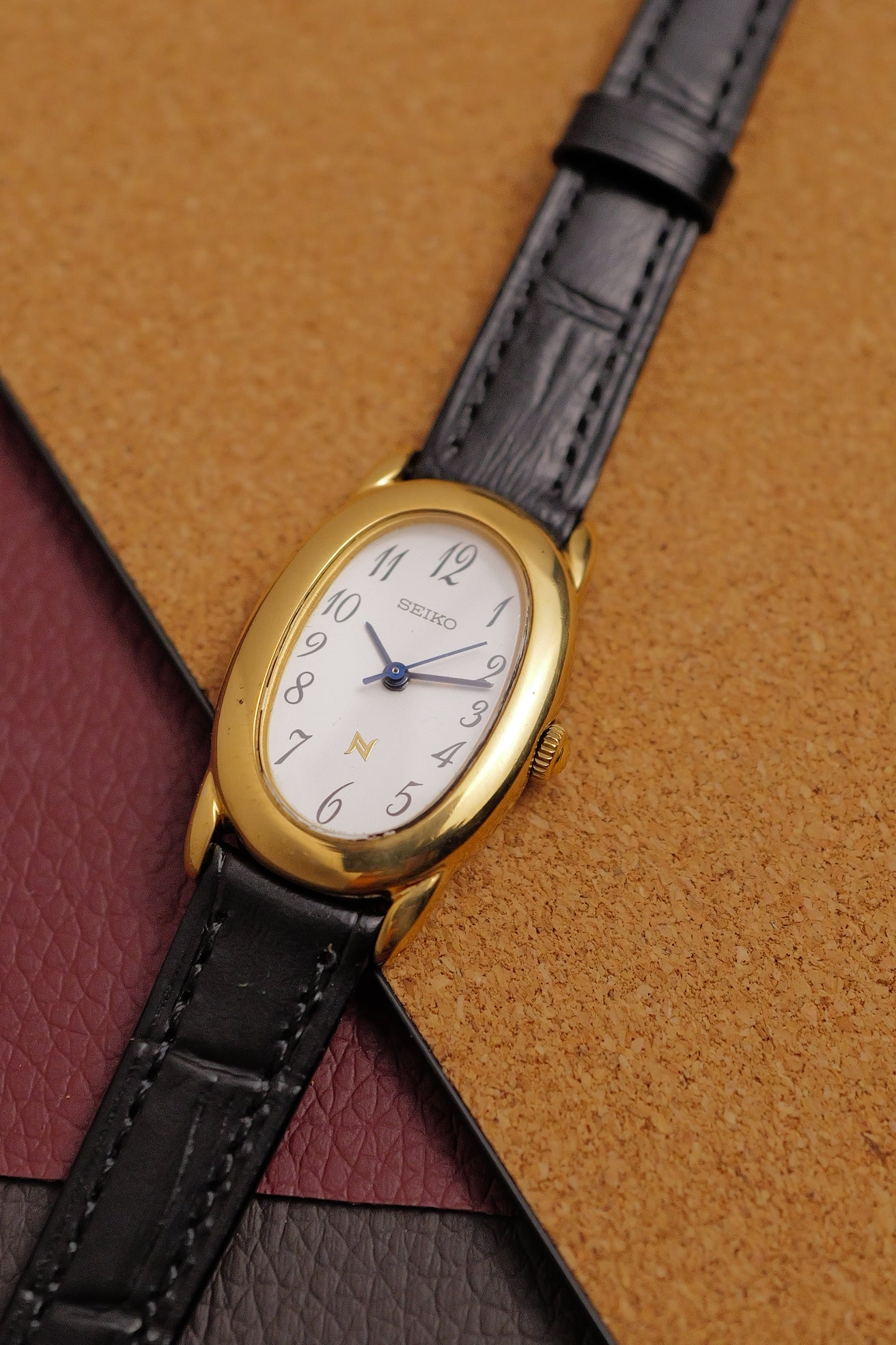 Seiko Ladies "Baignoire" Gold