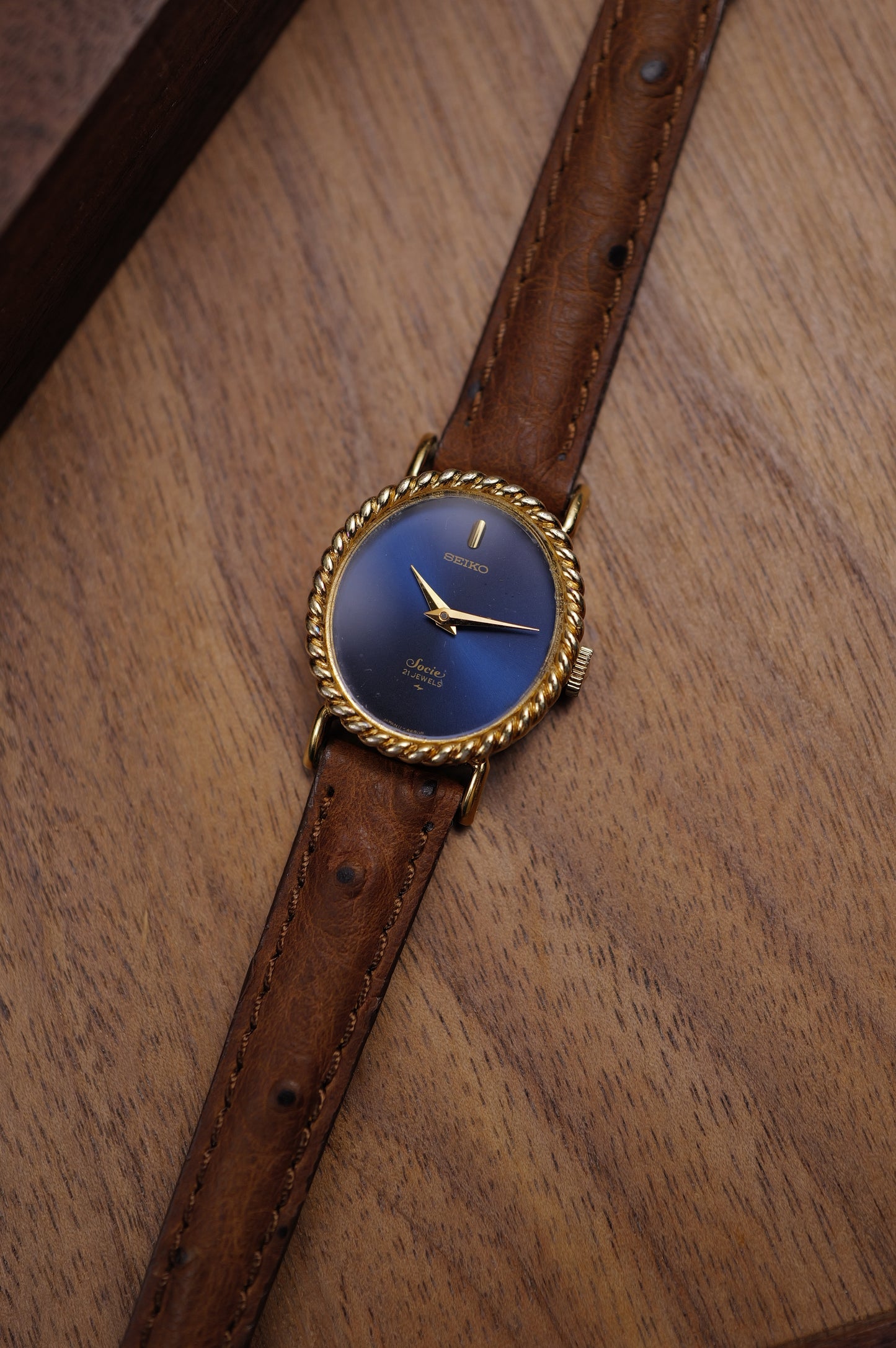 Seiko Socie Art-Deco "ribbon" Bezel sunburst blue dial Manual winding