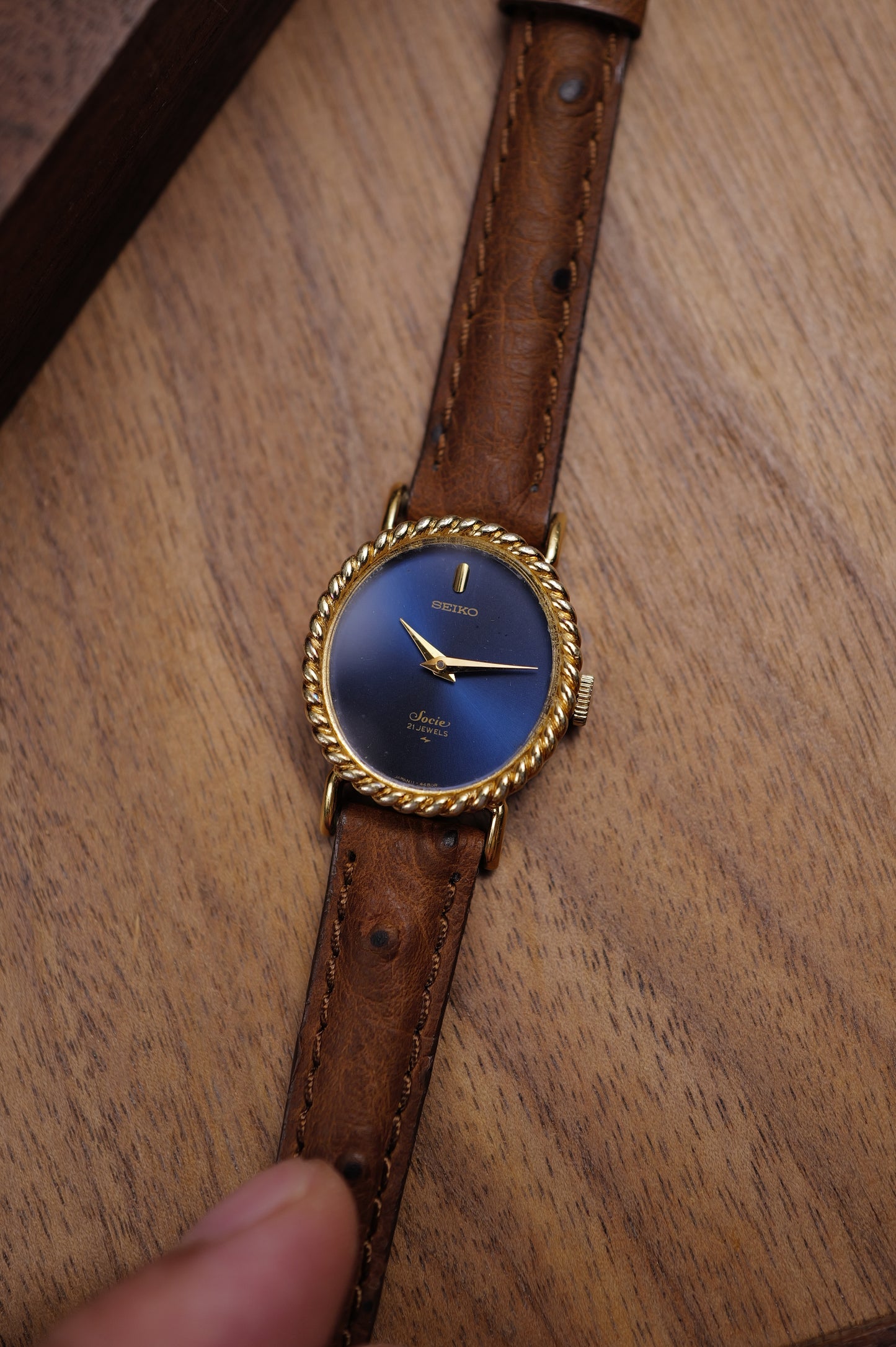 Seiko Socie Art-Deco "ribbon" Bezel sunburst blue dial Manual winding