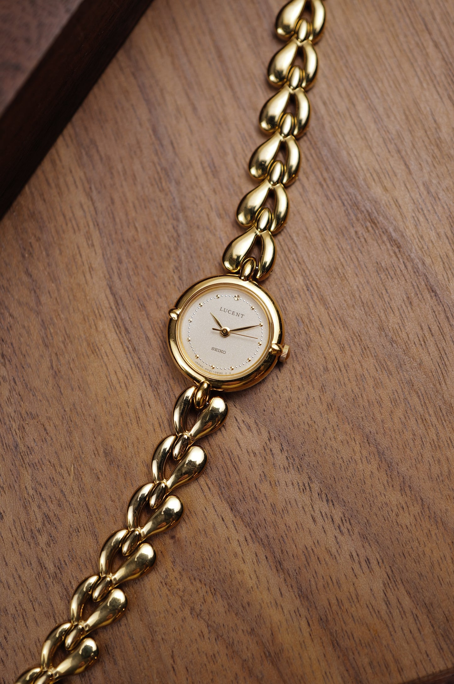 Seiko lucent Teardrop Bracelet 4N21-0480 Circa.1992