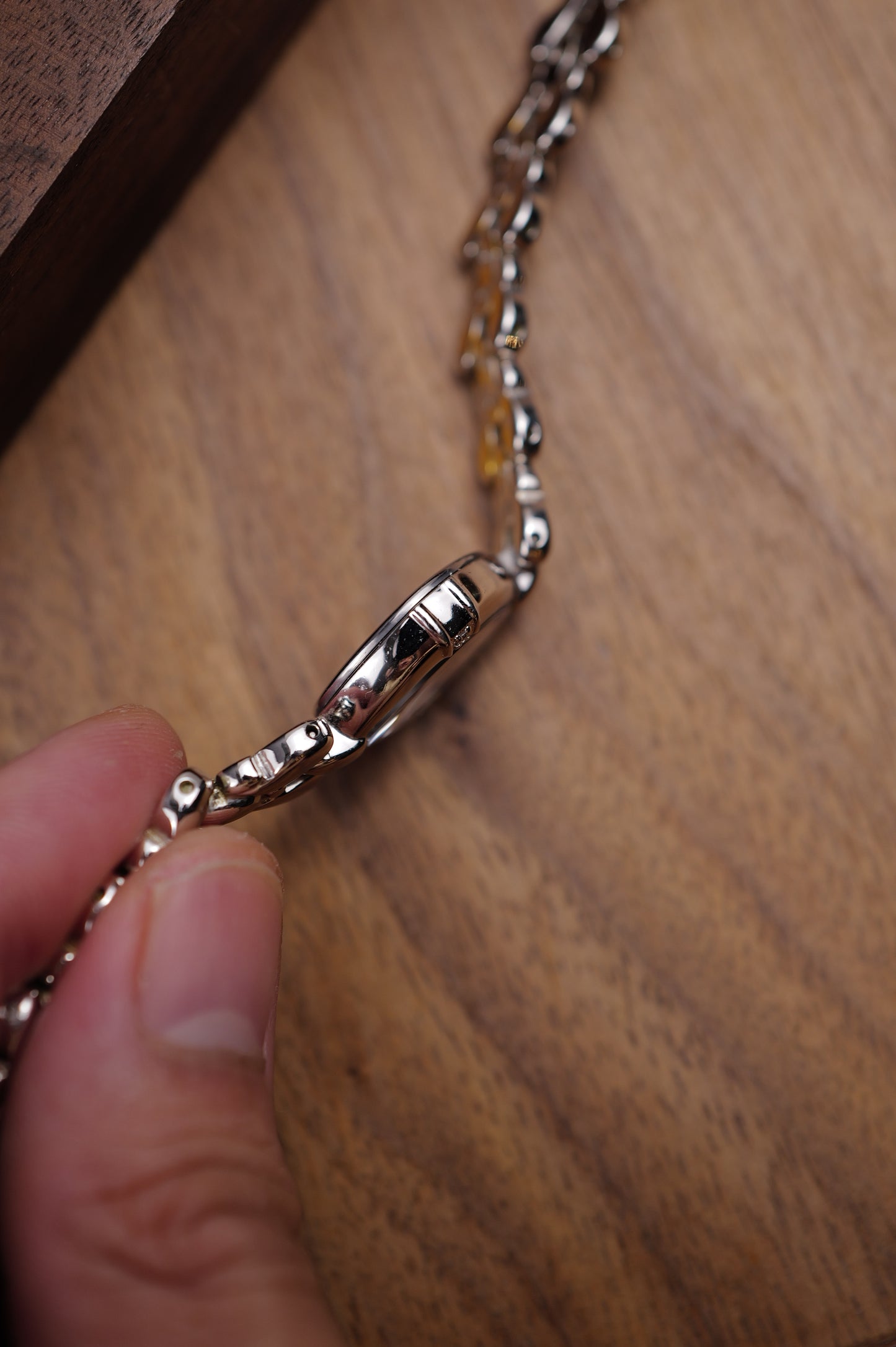 Seiko Exceline Mother of Pearl dial Tear-drop Bracelet 1F20-2J50