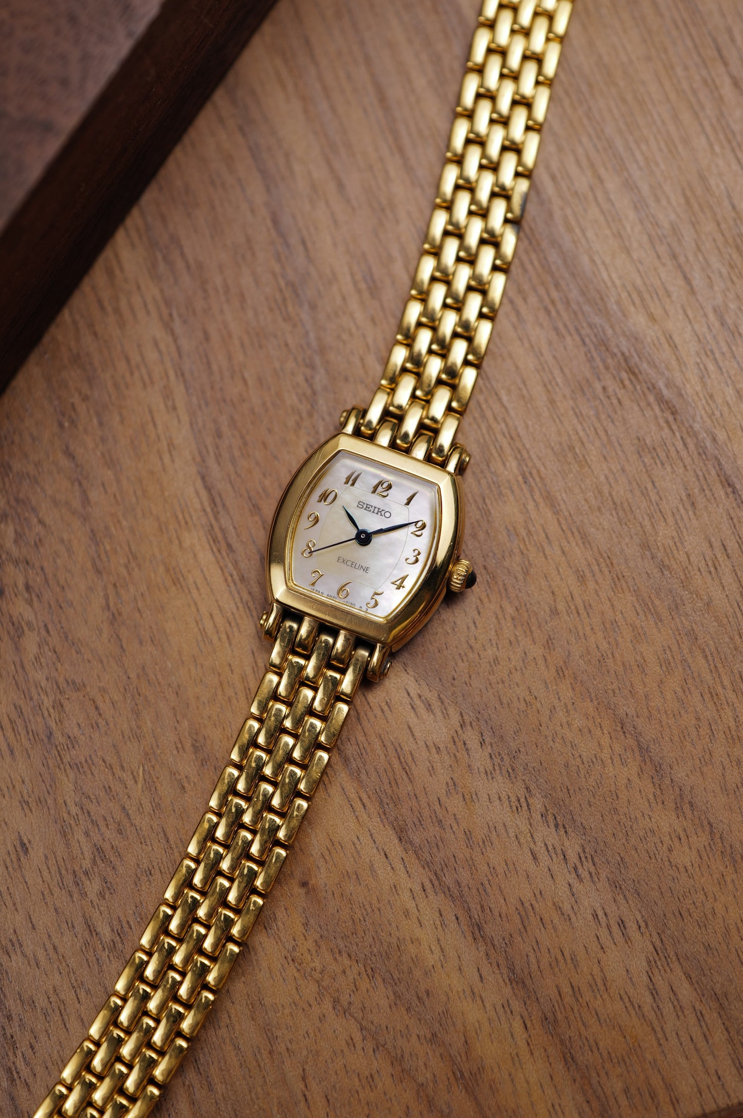 Seiko Exeline Tortue Mother of Pearl Dial with original bracelet Circa.1996