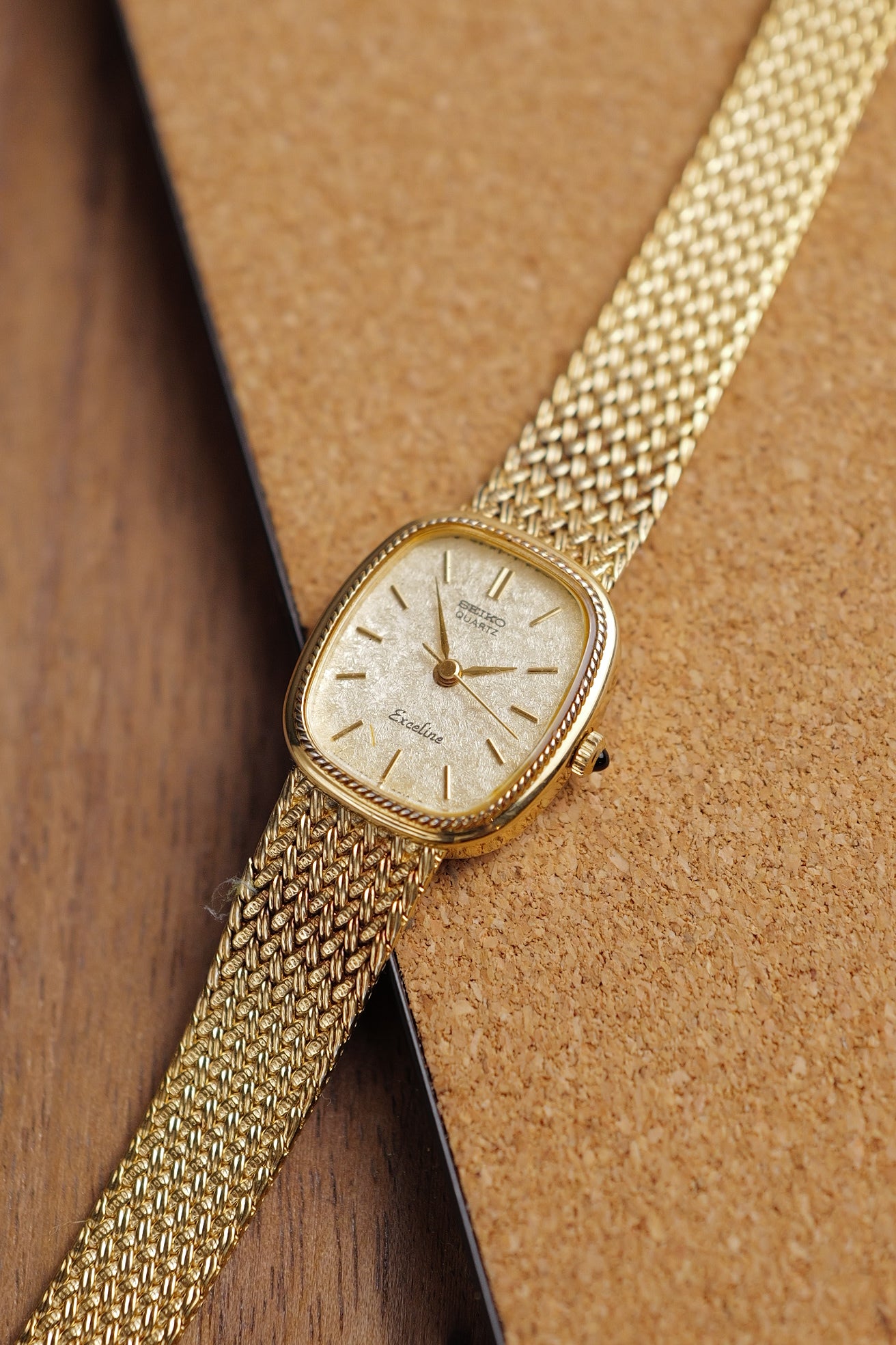 Ladies Seiko Exceline integrated bracelet 1221-5410 Circa. 1984
