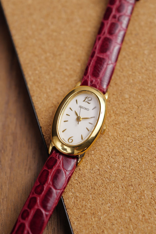 Seiko Ladies "Baignoire" Mini in Gold