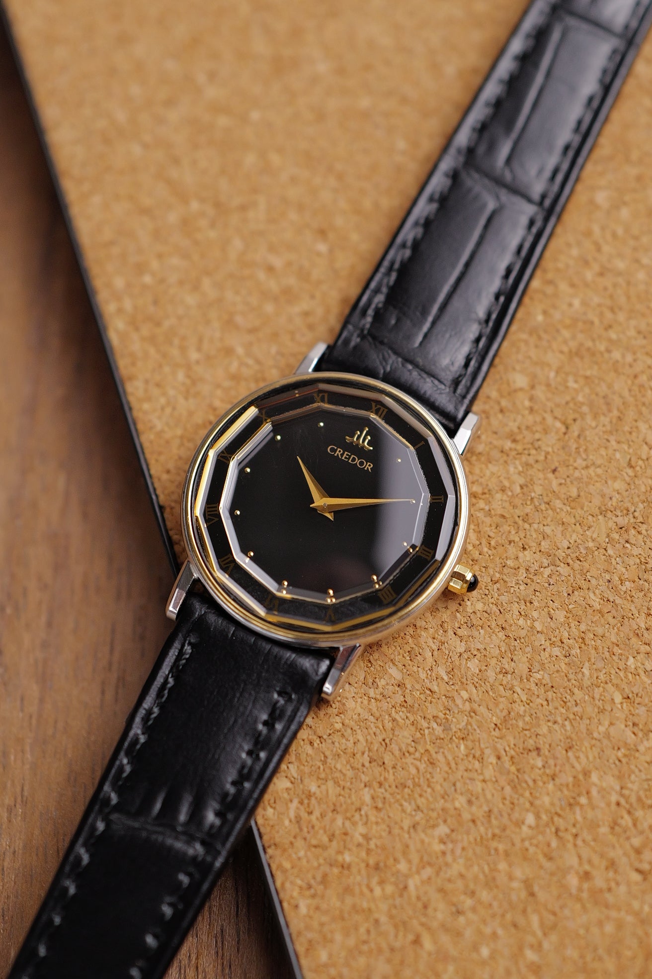 Ladies' Credor faceted glass 2F70-0300 with original buckle