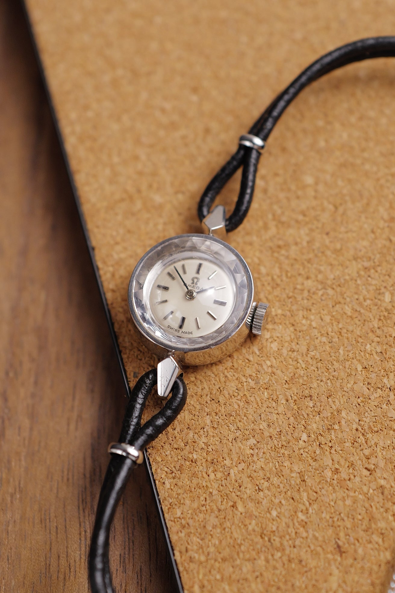 Omega De ville with faceted Glass dome Cal.485 cocktail ladies watch