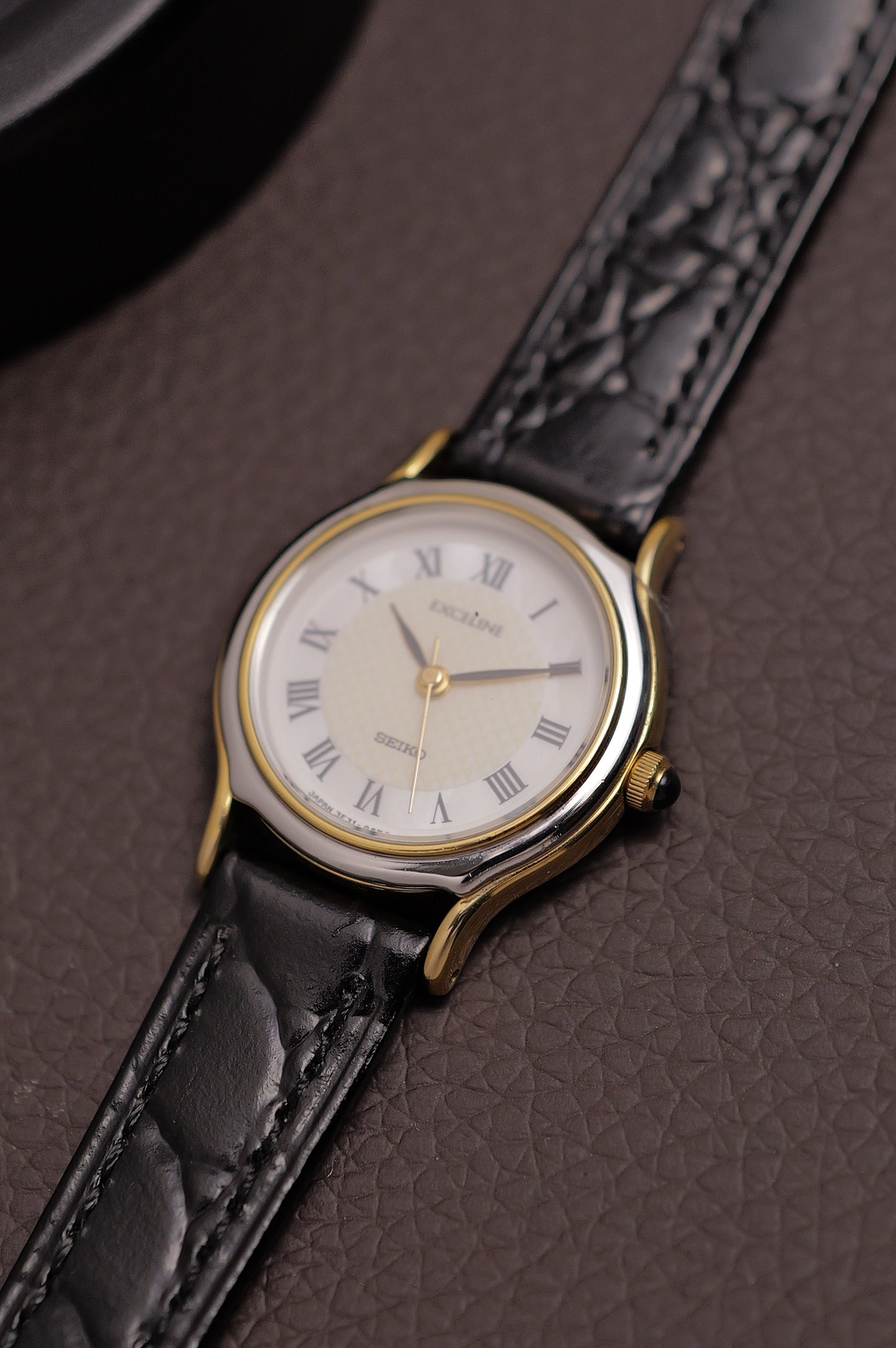 Seiko Exceline Mother of Pearl Roman 3F31-0A70 Circa. 1993 with original buckle