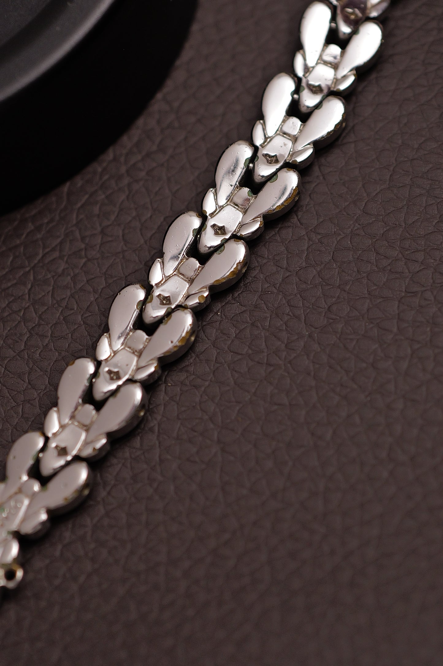 Seiko Exceline Mother of Pearl dial Tear-drop Bracelet 1F20-2J50