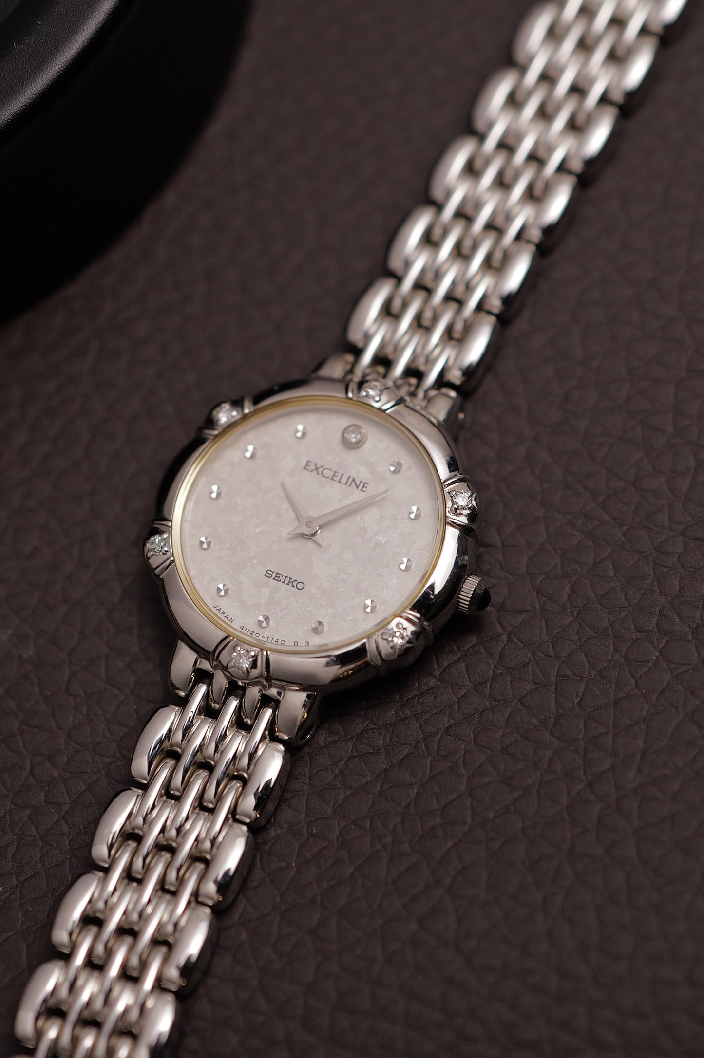 Seiko Exceline with bezel Diamonds (with original box and papers) 4N40-0640 Circa.1991