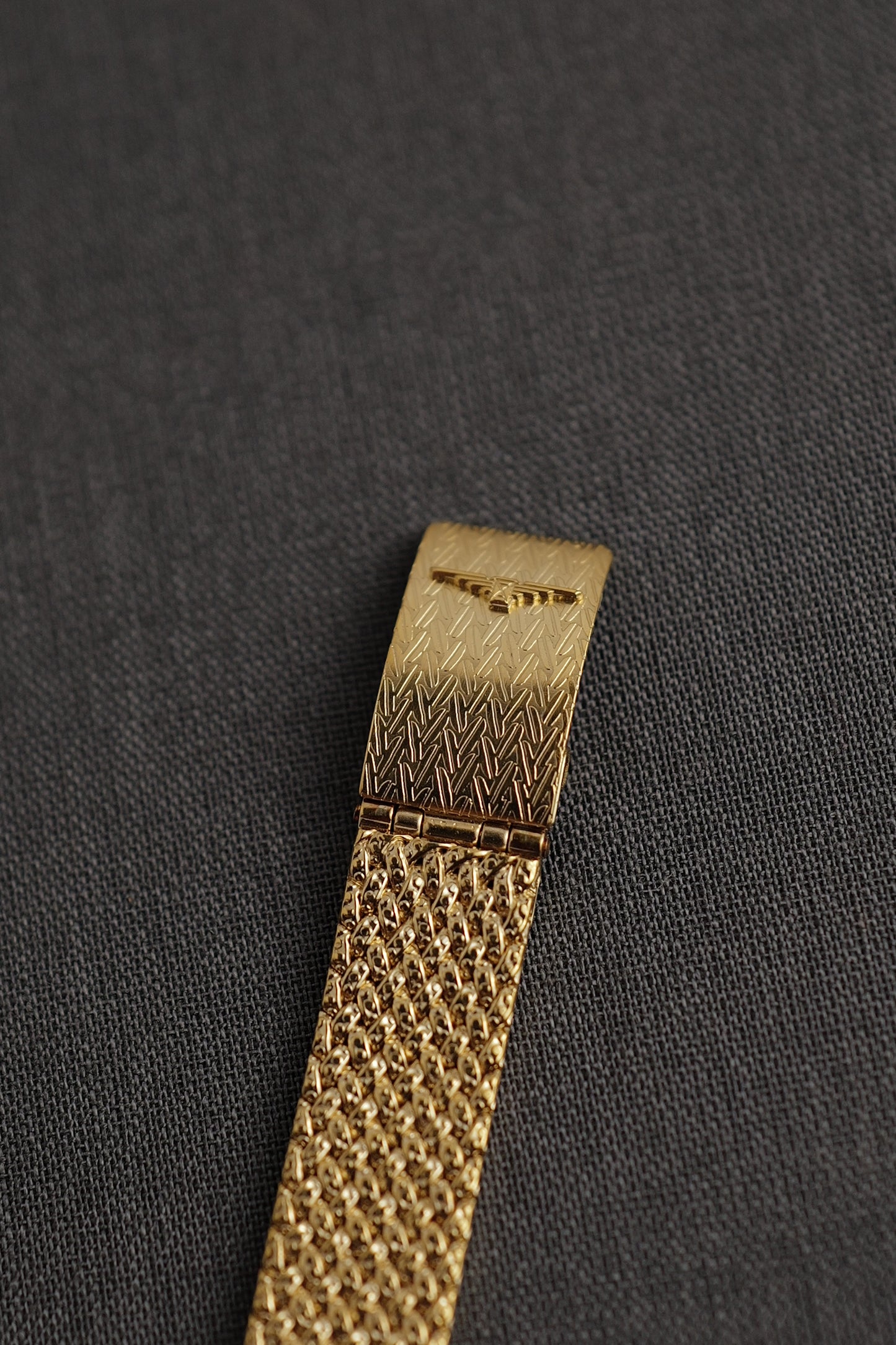 Longines integrated Bracelet Ladies Quartz with adjustable buckle