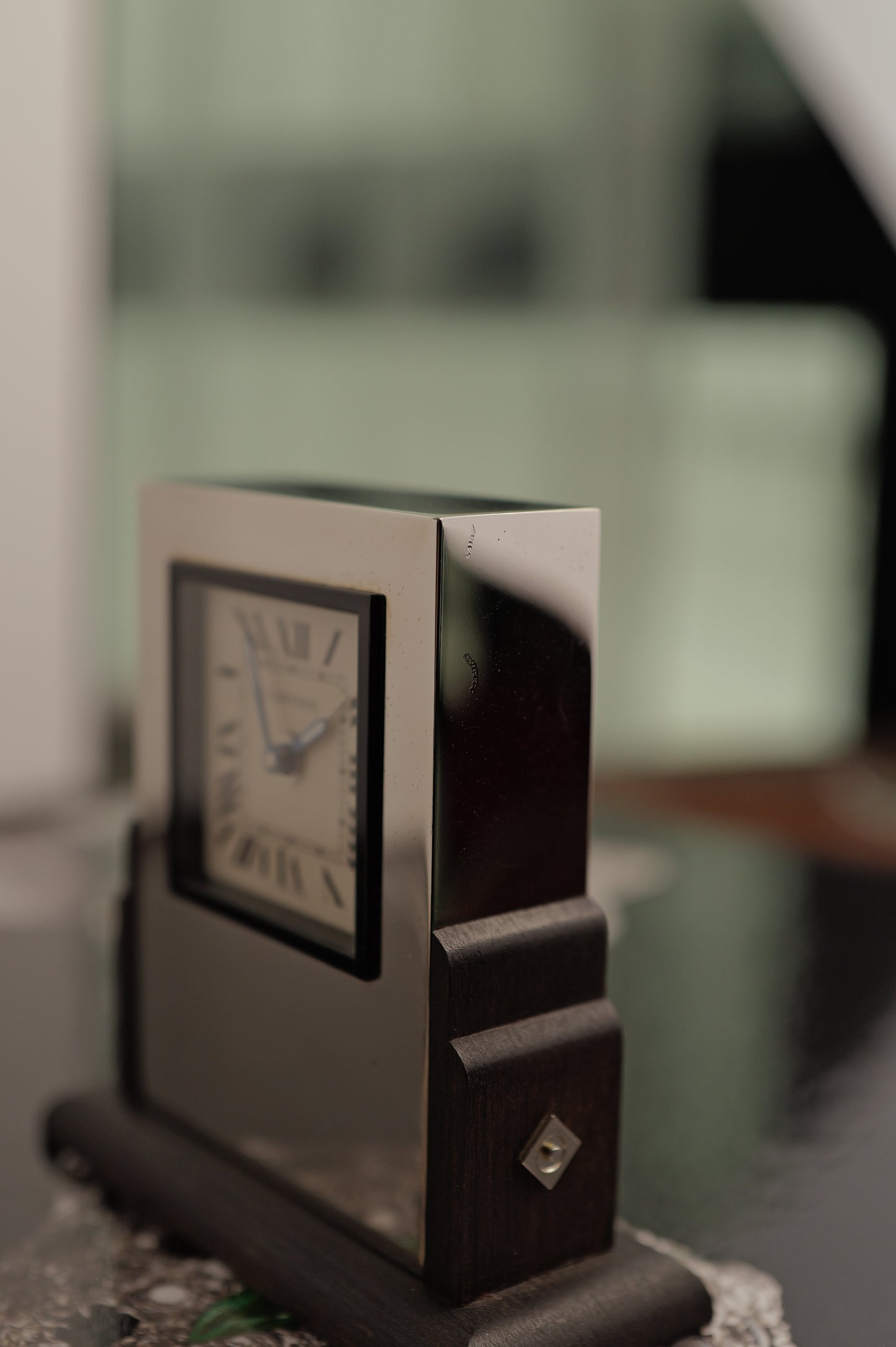 Cartier 'Pendulette Basculante' Table Clock quartz