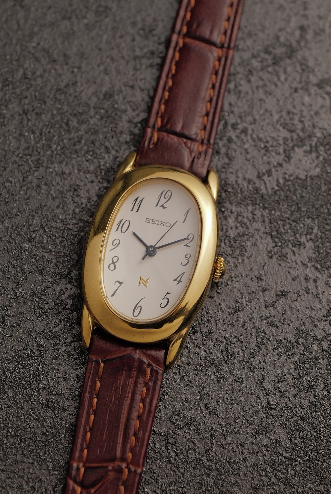 Seiko Ladies "Baignoire" Gold Circa. 1995 Full set