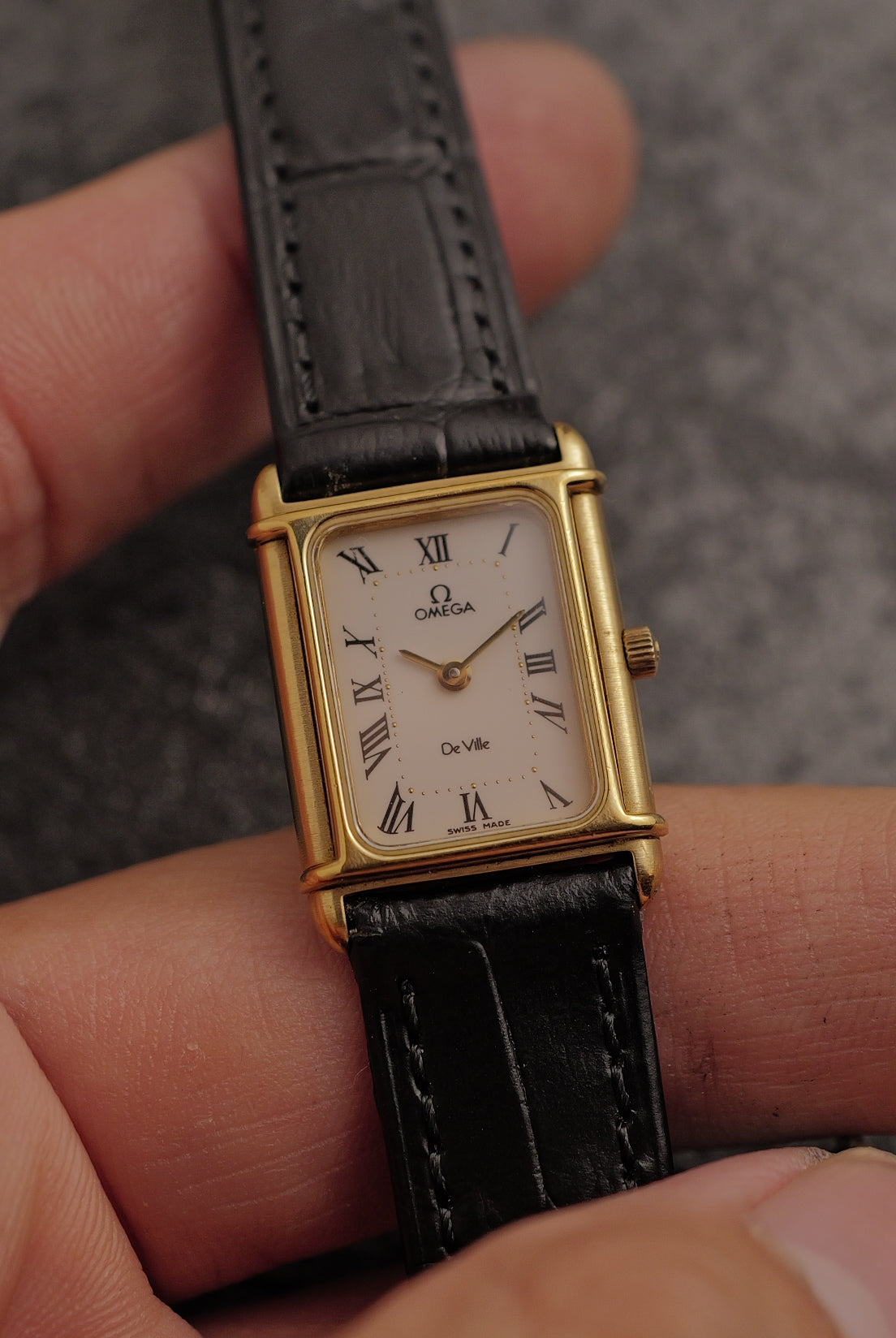 Ladies OMEGA Tank De Ville Cal.1450 Quartz