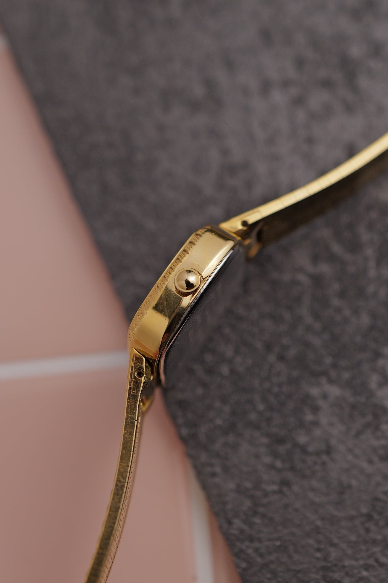 Seiko Quartz "Ribbon bezel" Cushion Circa. 1986