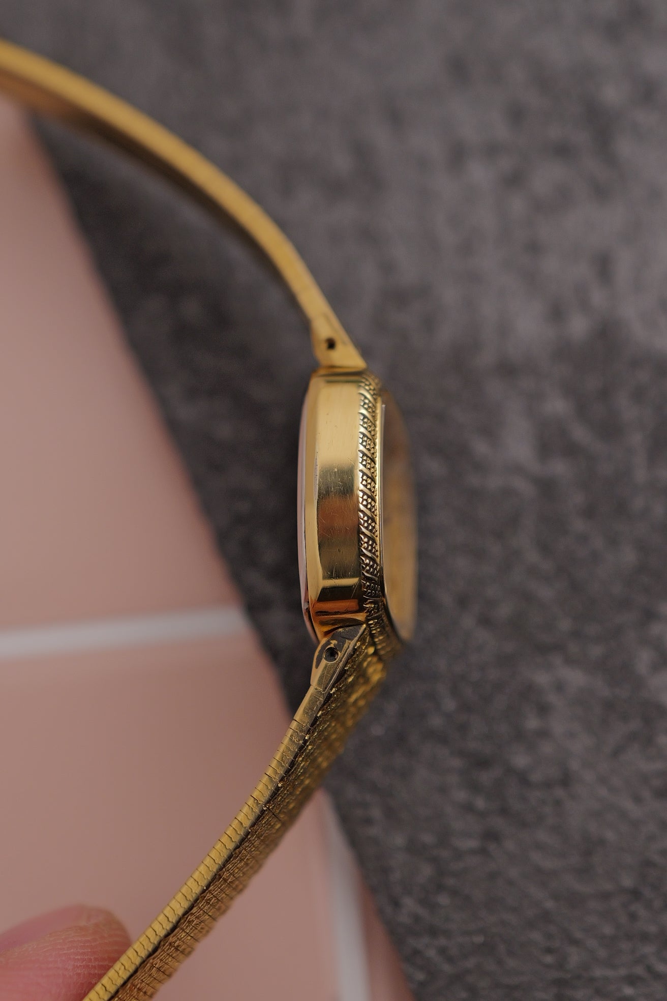 Seiko Quartz "Ribbon bezel" Cushion Circa. 1986