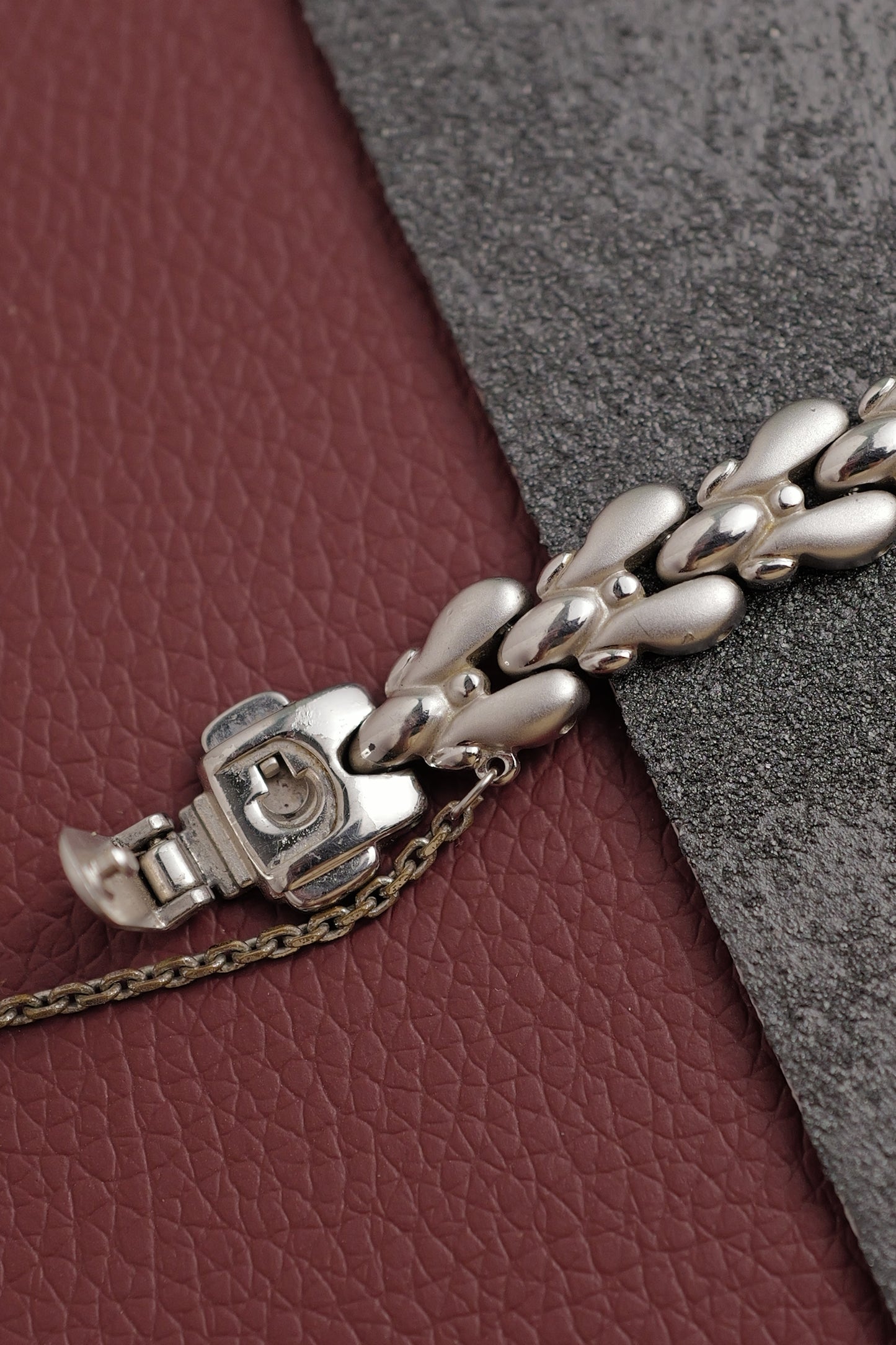 Seiko Exceline Mother of Pearl dial Tear-drop Bracelet Circa. 1992