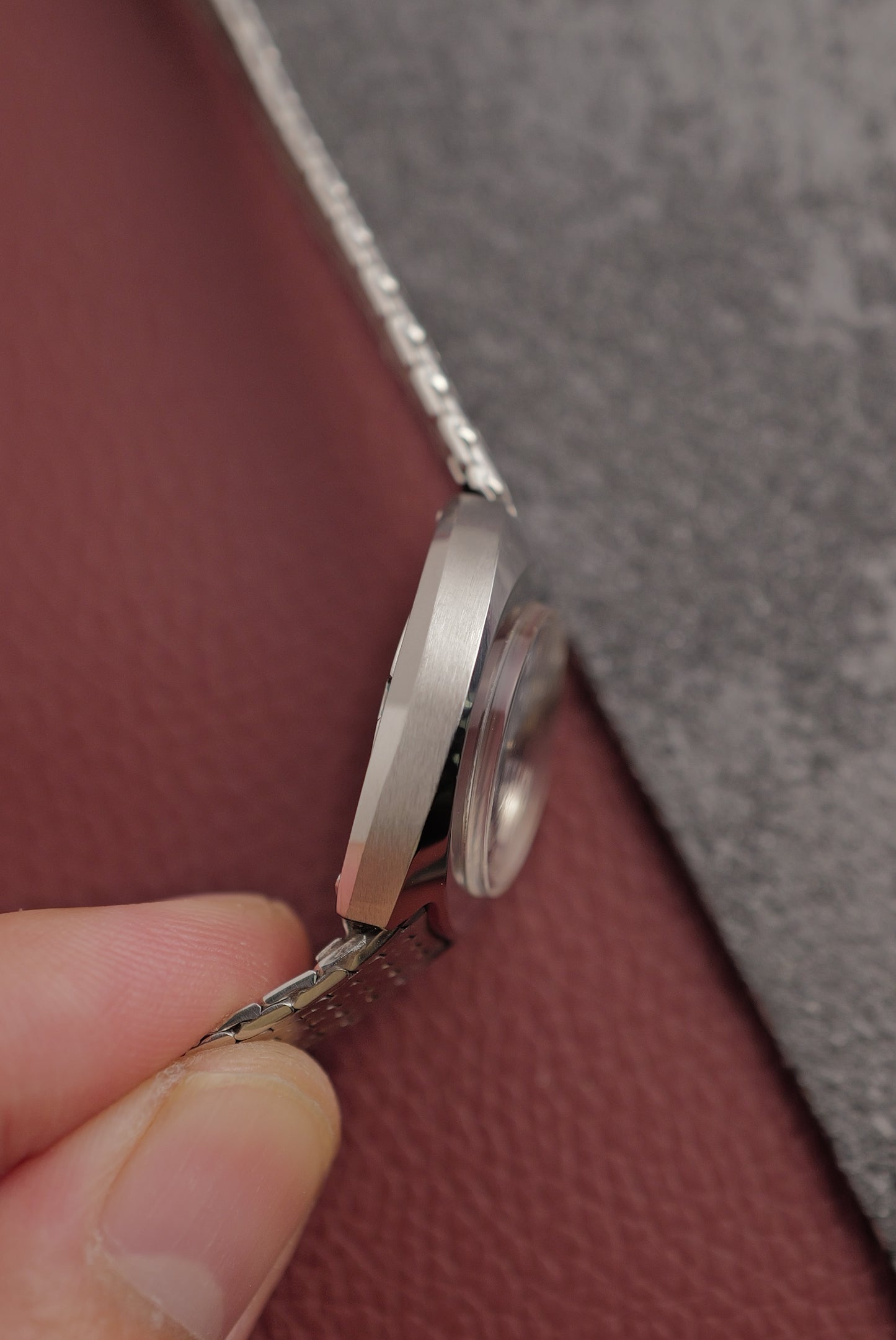 Omega Geneve C-case Manual winding Circa. 1970s w/ original bracelet
