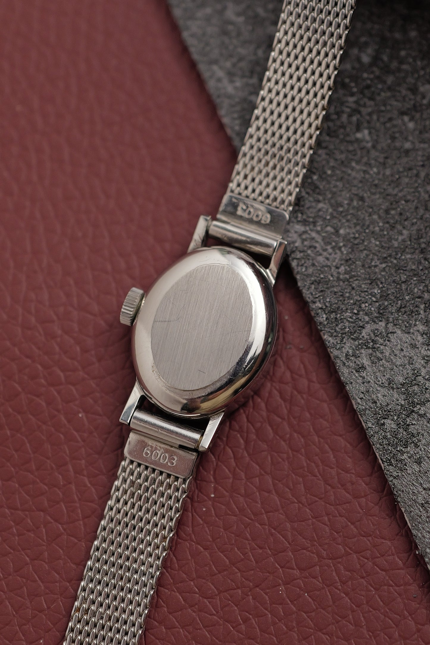 Omega de ville Mini-oval w/ original bracelet and clasp Circa. 1970s