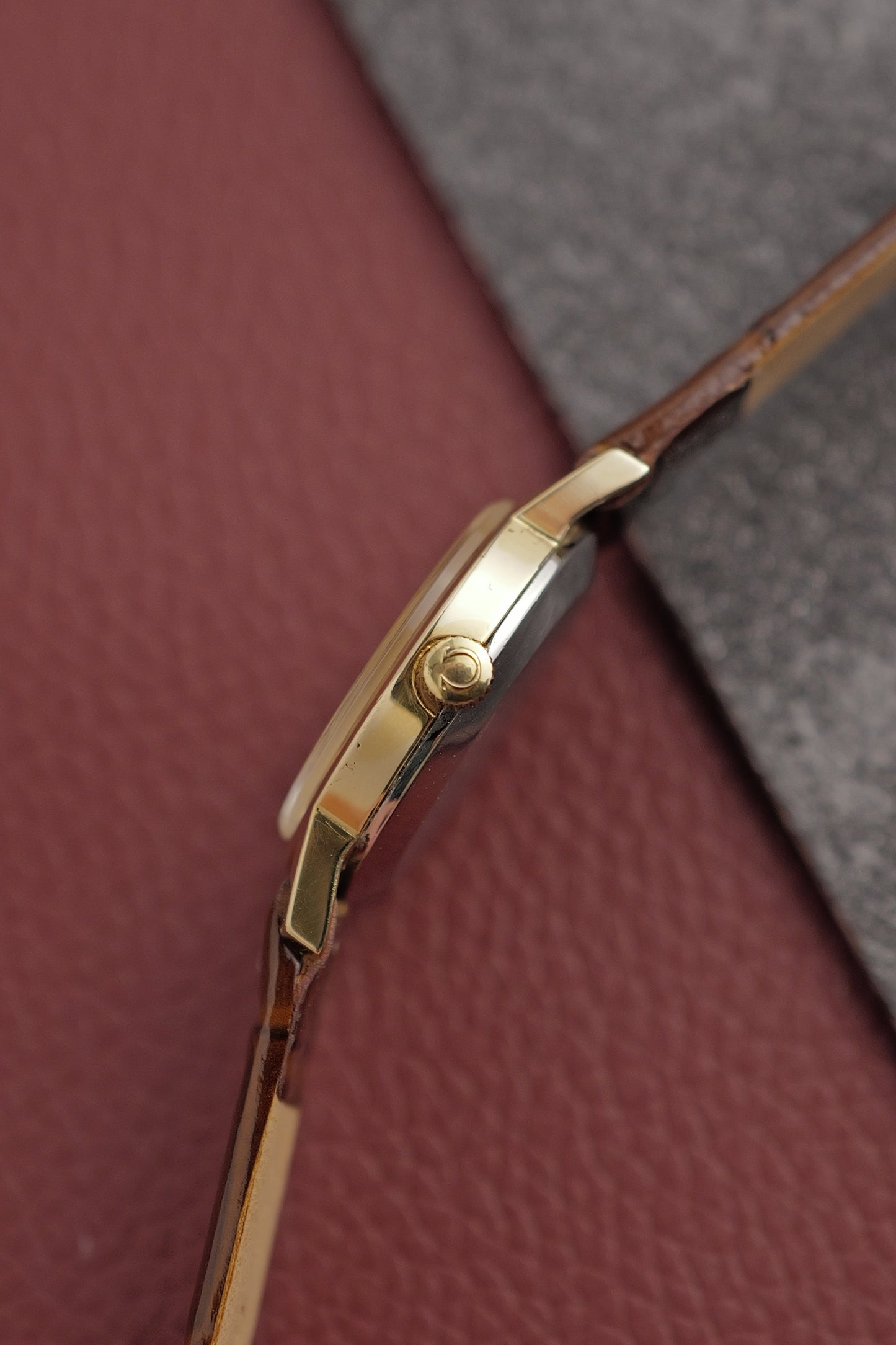 Omega De-ville Oval Cal.625 Circa. 1970s