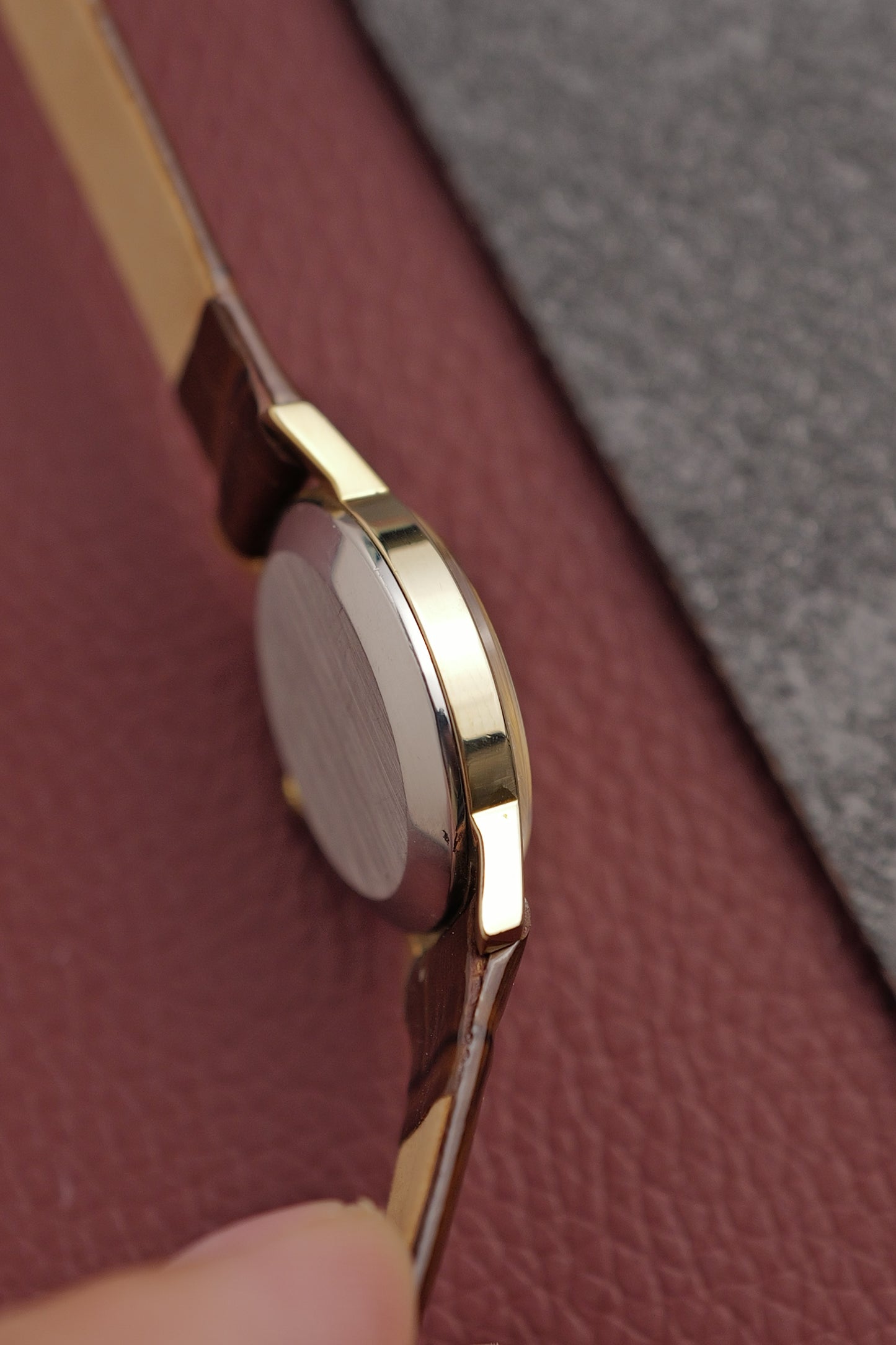 Omega De-ville Oval Cal.625 Circa. 1970s