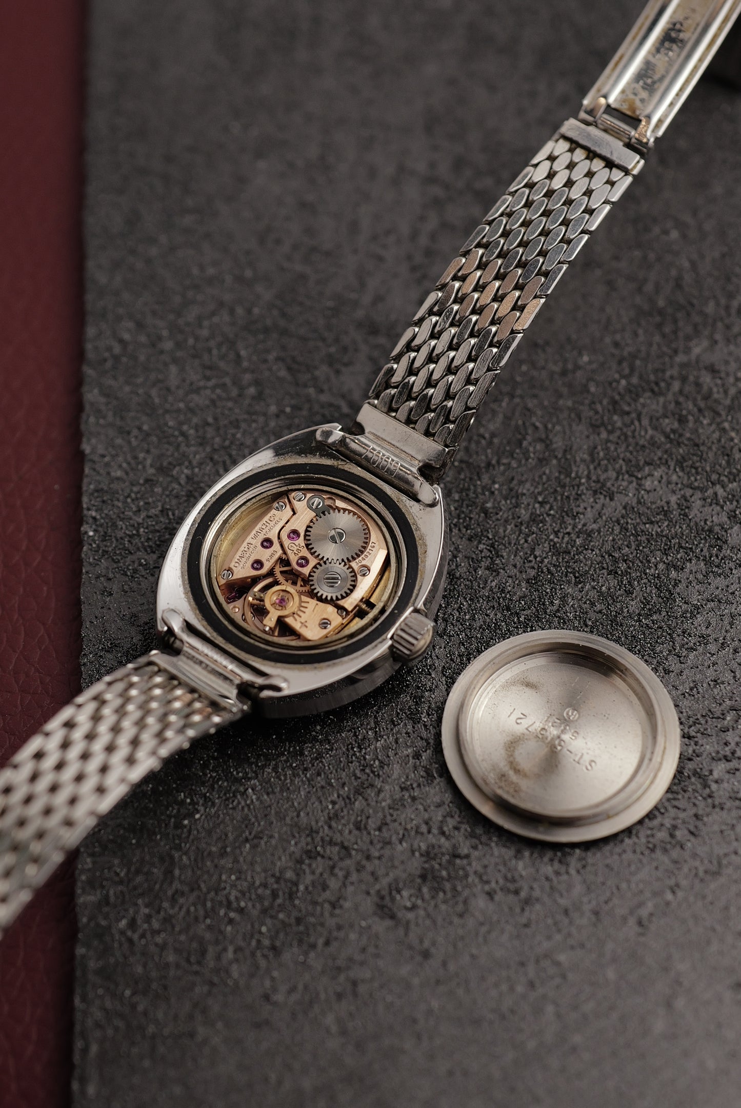 Omega Geneve C-case Manual winding Circa. 1970s w/ original bracelet