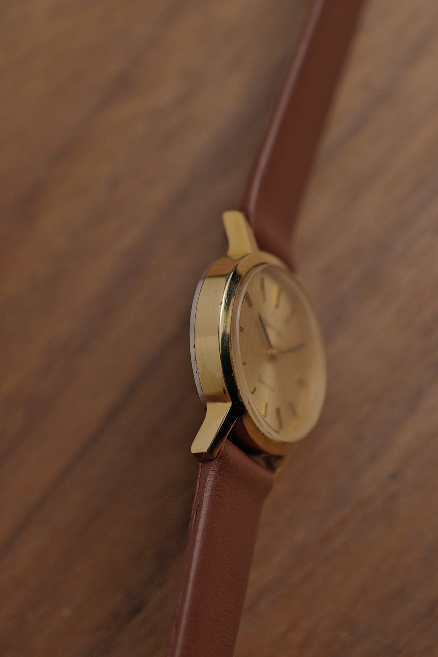 Omega Geneve oval "Linen" Manual winding w/ original buckle