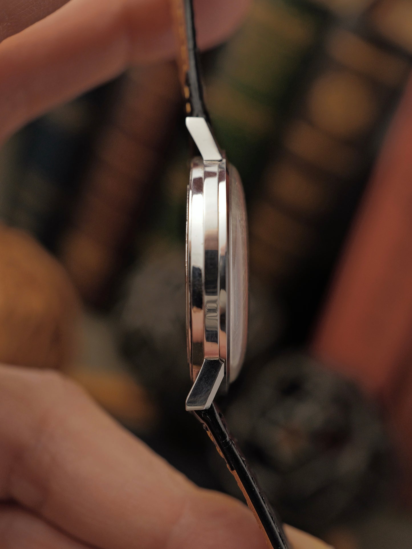 Longines “Domed Silver Sunburst Dial” Ref. 7841(circa 1960s)