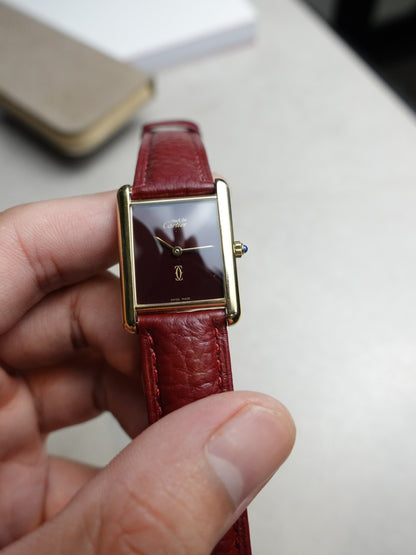 Tank Must de Cartier Burgandy Dial Large Quartz. International Cartier warranty