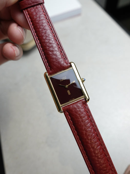 Tank Must de Cartier Burgandy Dial Large Quartz. International Cartier warranty