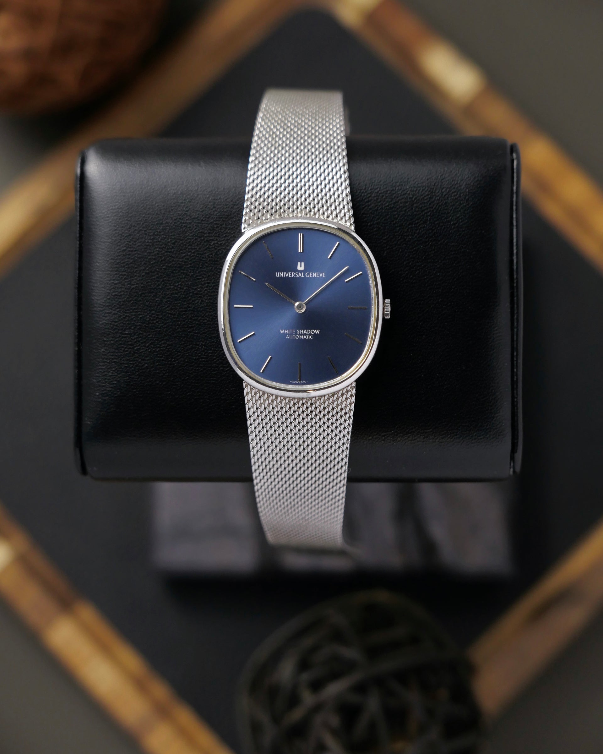 Universal Genève “Blue Ellipse” White Shadow 866051 (circa 1970s)