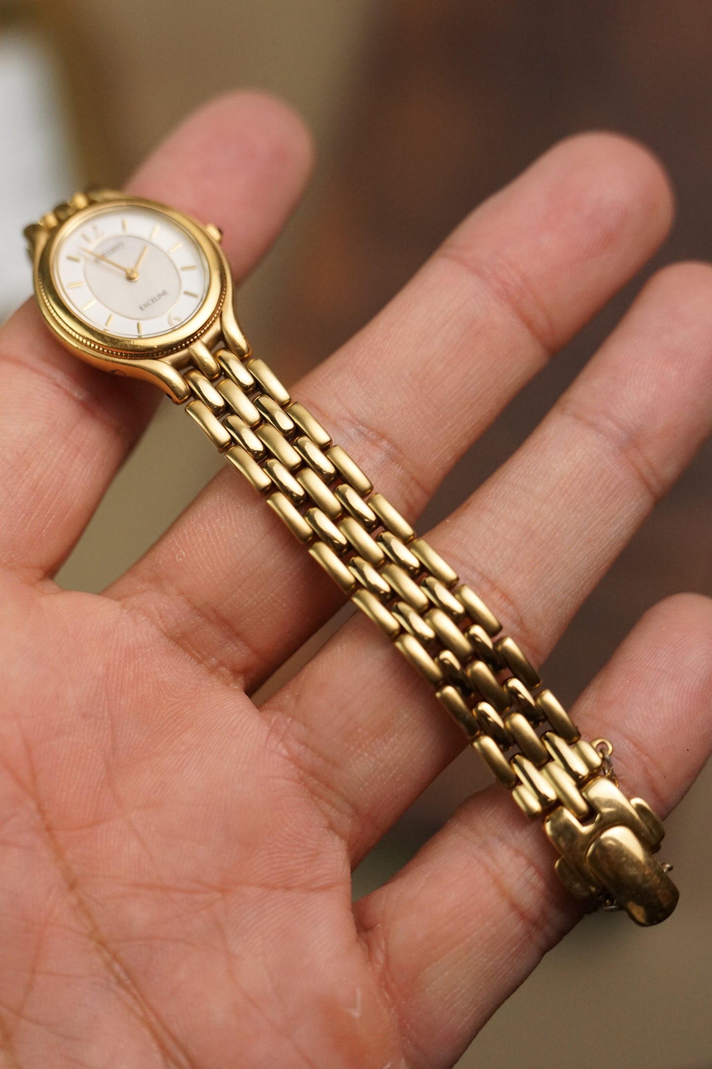 Seiko Exceline Mother of Pearl Gold 1f20-6g90