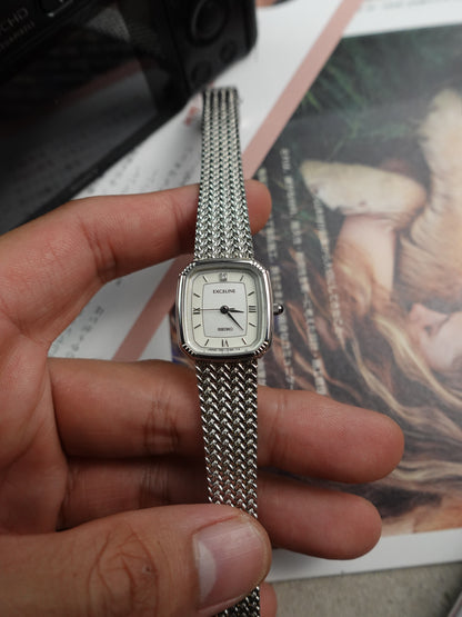 Seiko Exceline Ladies with integrated bracelet on art deco dial