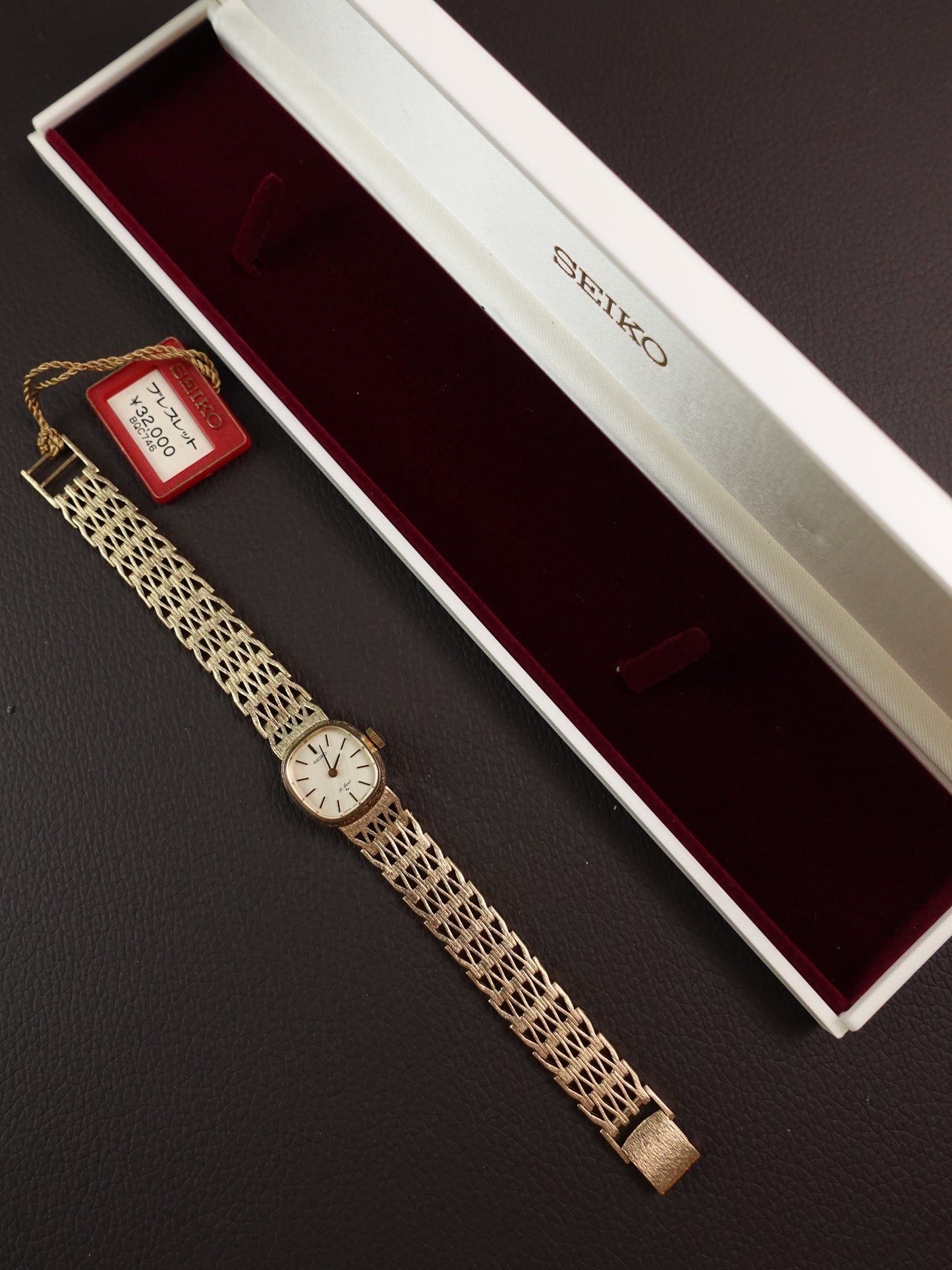 SEIKO Hi-Beat 1120-3130 Ladies with multi-link bracelet (Comes with original box and tag)